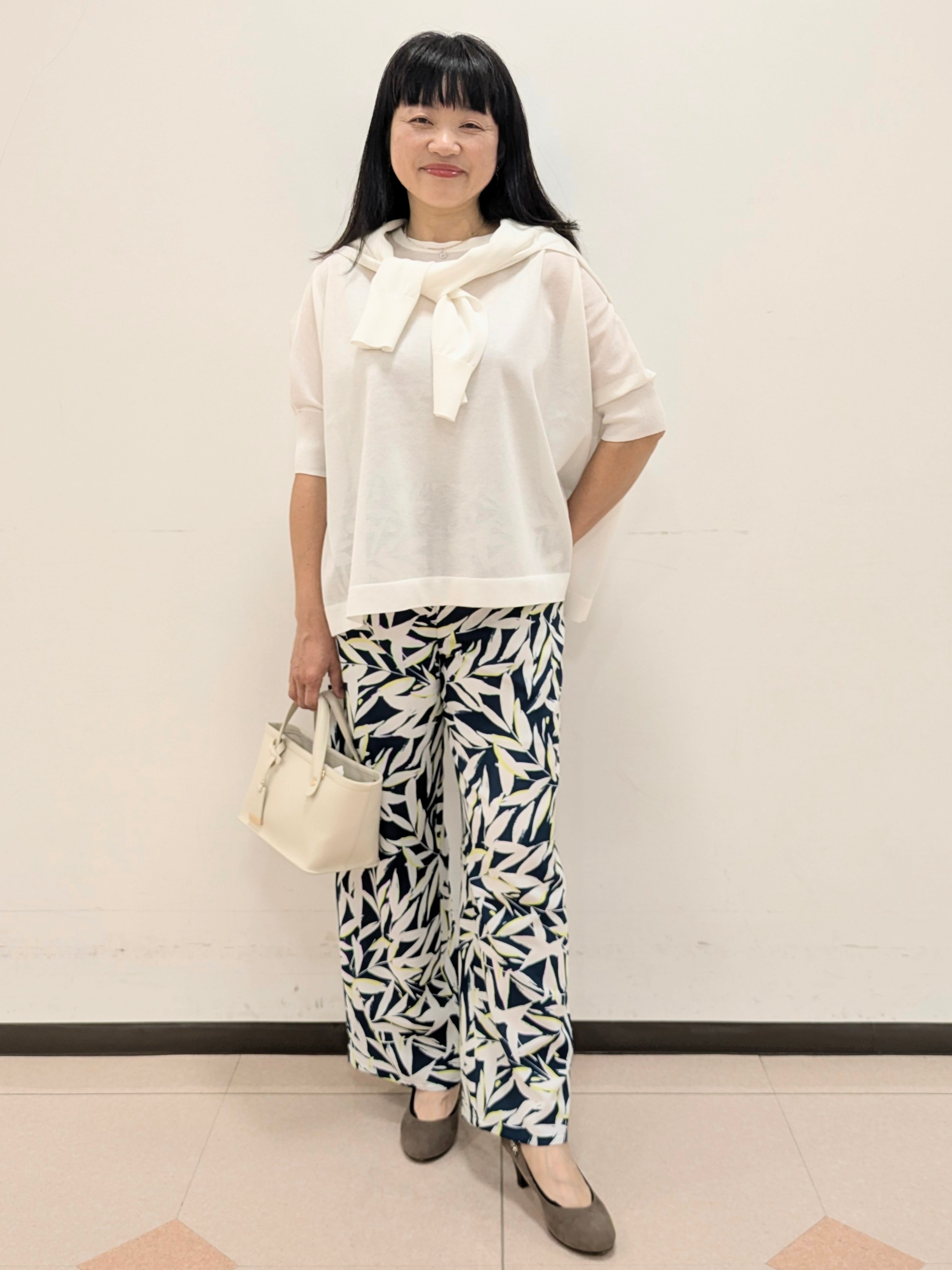ともさんの「UNTITLED｜【アンサンブル可/日除け・冷房対策】シアーレーヨンZIPカーディガン」を使ったコーディネート