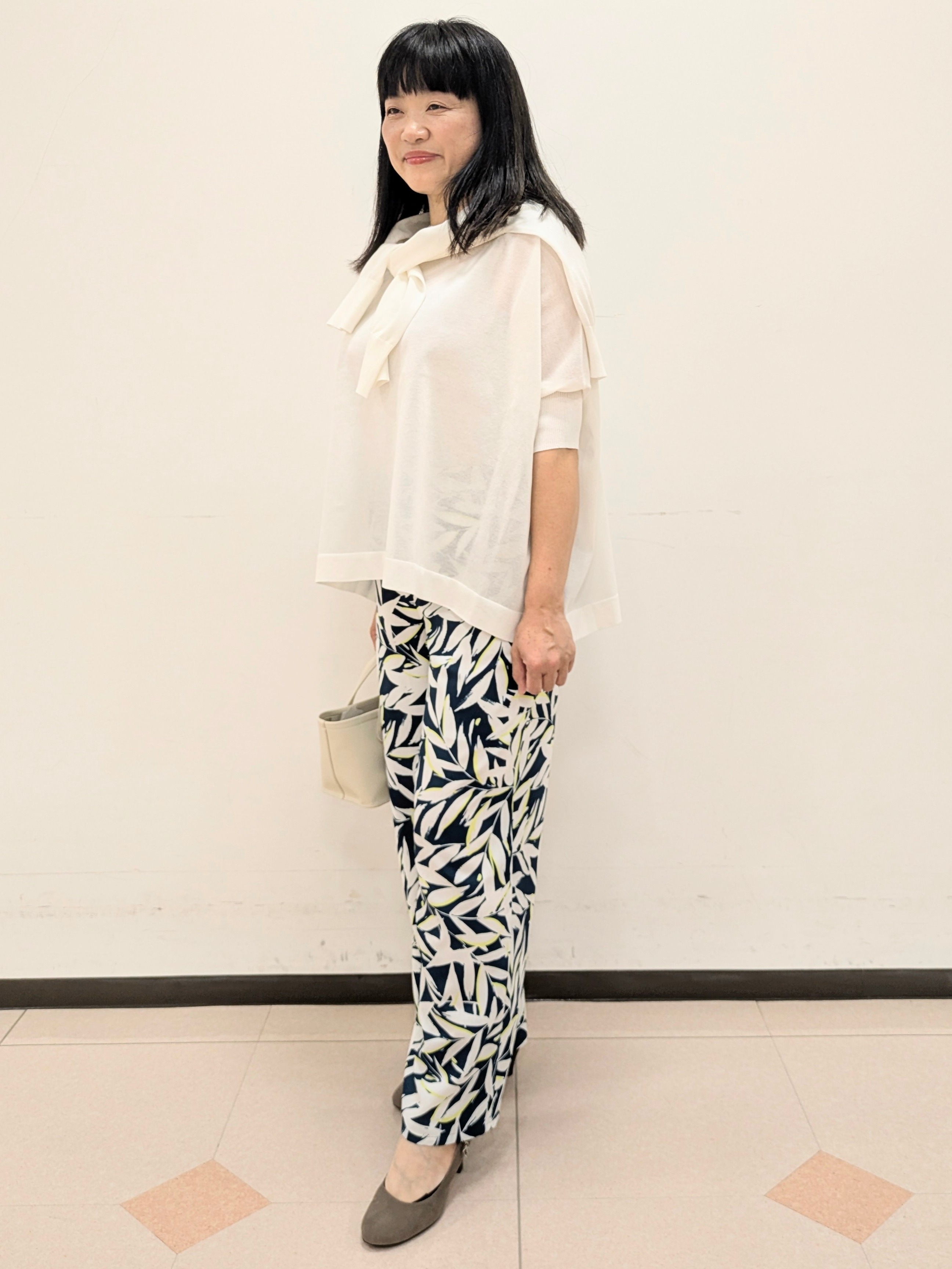 ともさんの「UNTITLED｜【アンサンブル可/日除け・冷房対策】シアーレーヨンZIPカーディガン」を使ったコーディネート