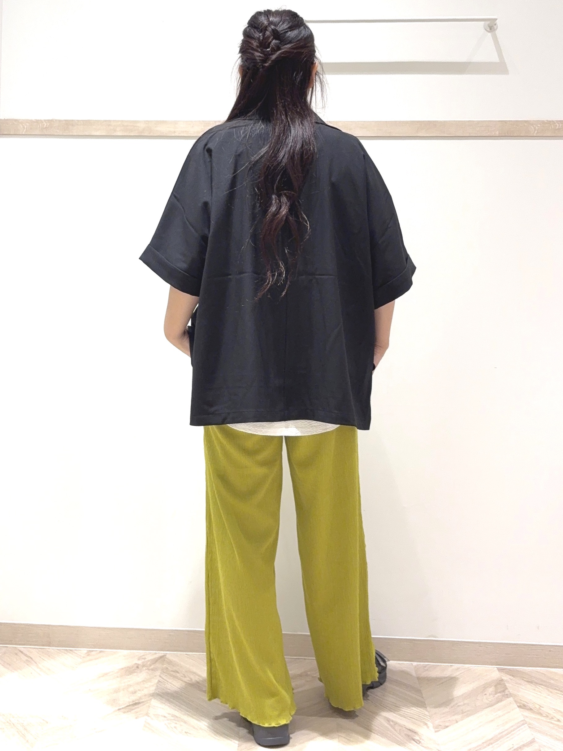 nanaさんの「SHOO･LA･RUE｜【セットアップ可/洗濯後しわになりにくい/S-LL】半袖とろみテーラードジャケット」を使ったコーディネート
