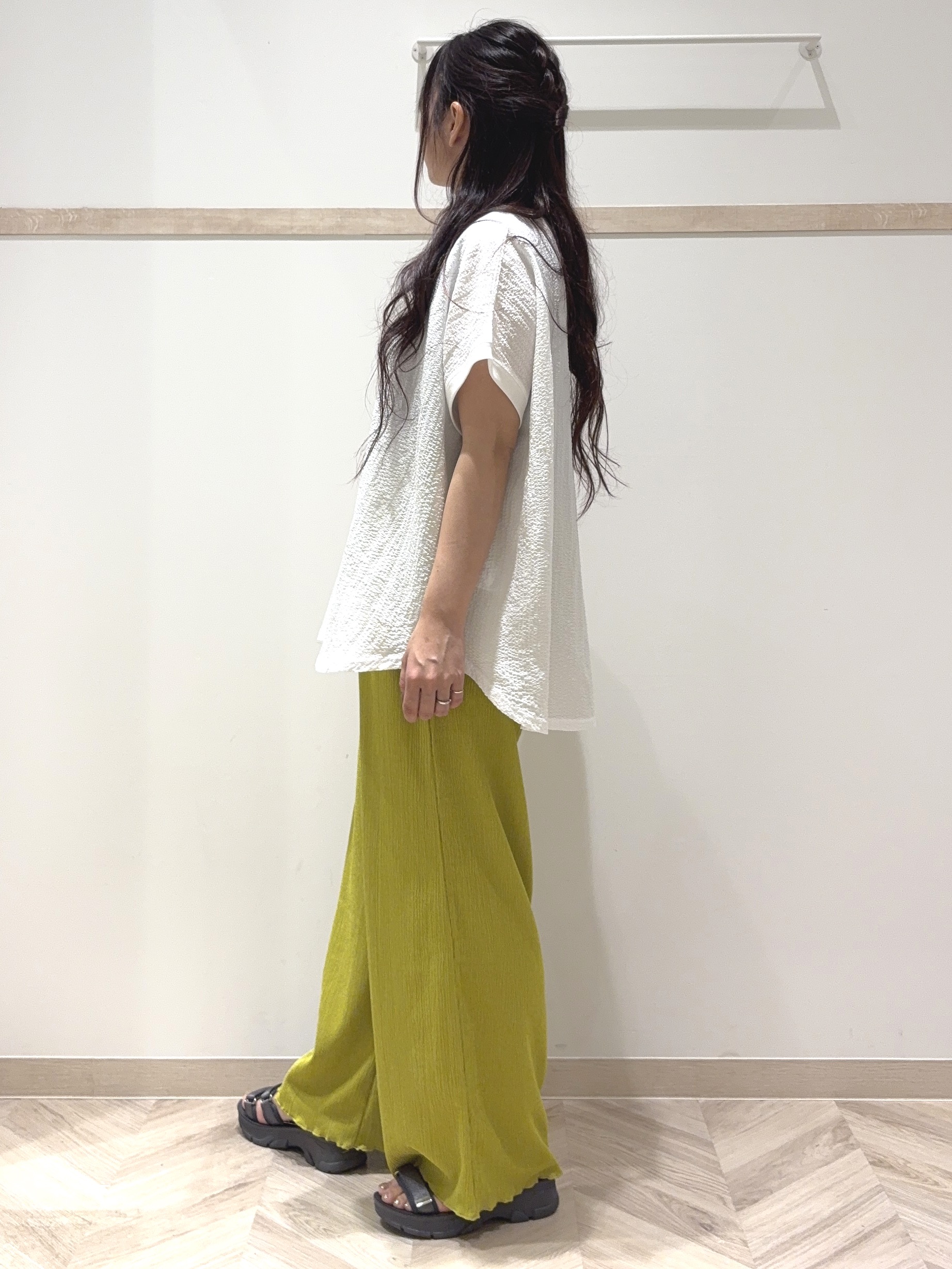 nanaさんの「SHOO･LA･RUE｜【セットアップ可/洗濯後しわになりにくい/S-LL】半袖とろみテーラードジャケット」を使ったコーディネート
