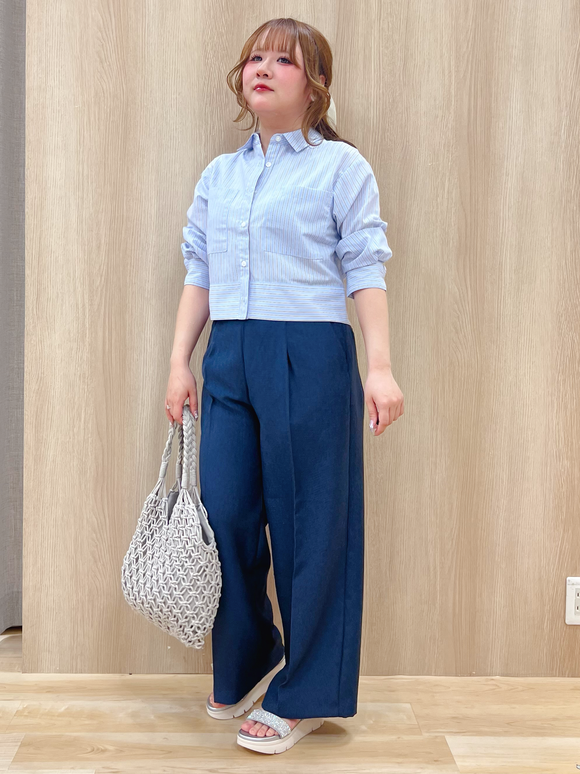 みことさんの「grove｜【イージーケア】麻混クロップドシャツ」を使ったコーディネート