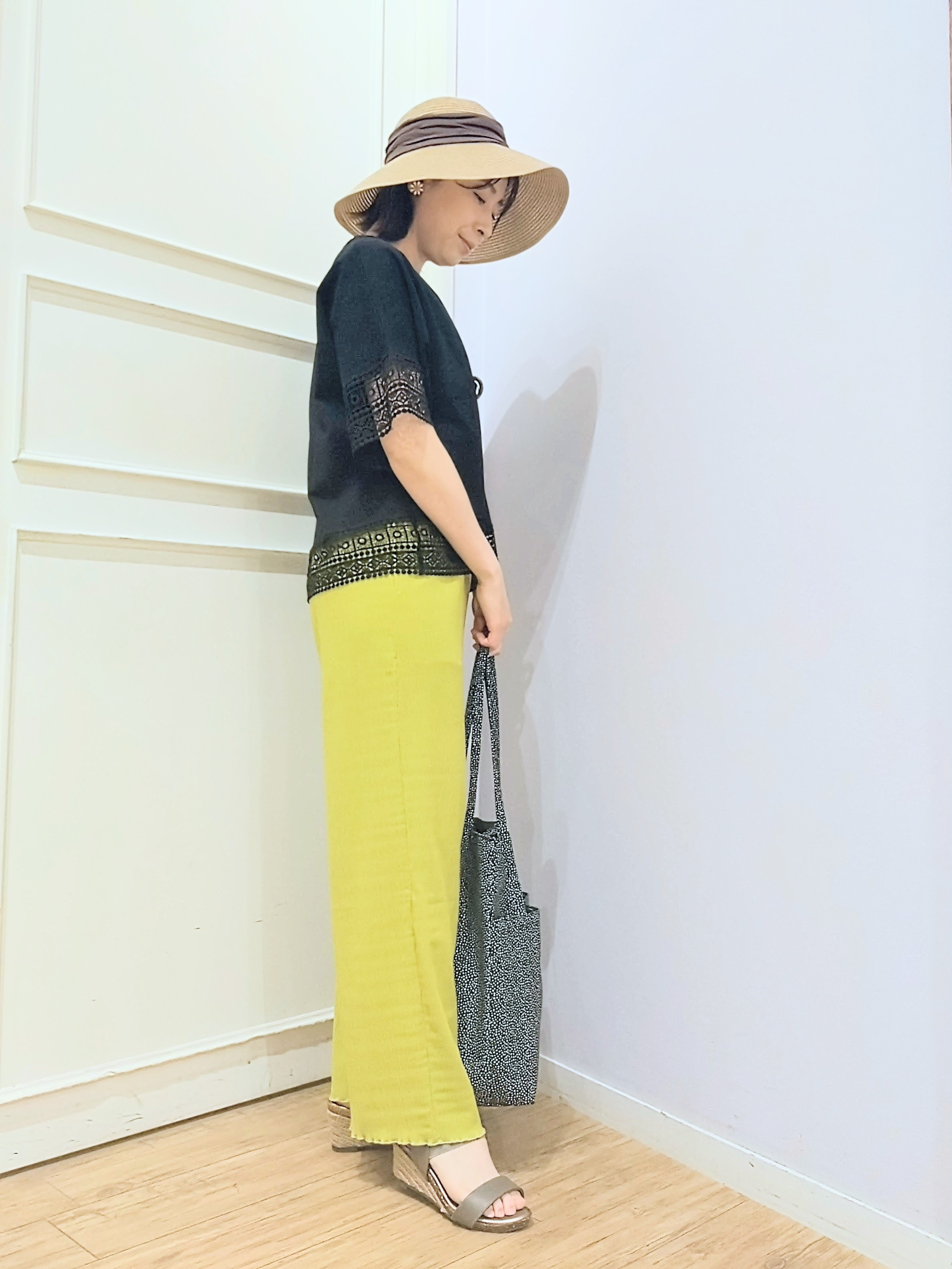 miomioさんの「SHOO･LA･RUE｜【洗濯機可/体型カバー/S-LL】レース使いがポイント デザインTシャツ」を使ったコーディネート
