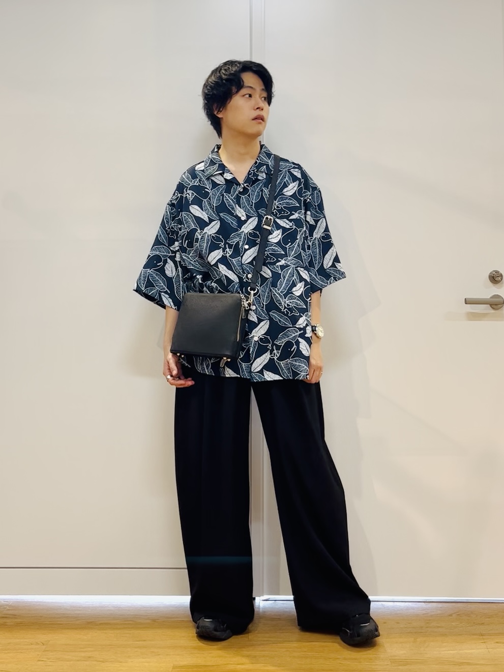 ワッキーさんの「tk.TAKEO KIKUCHI｜梨地クジラシャツ」を使ったコーディネート