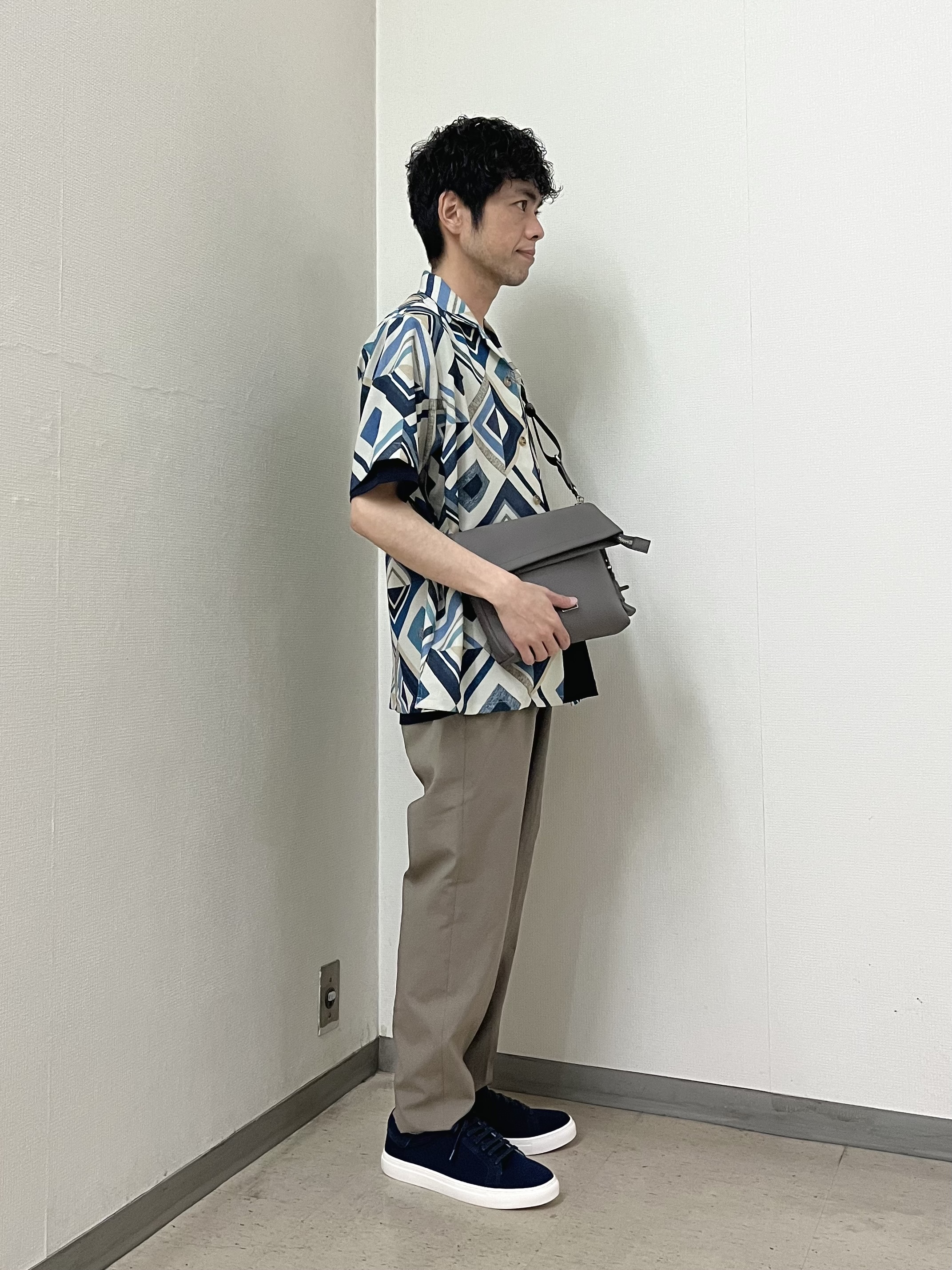 URAさんの「TAKEO KIKUCHI｜【吸汗速乾】タイル柄プリント 半袖シャツ」を使ったコーディネート