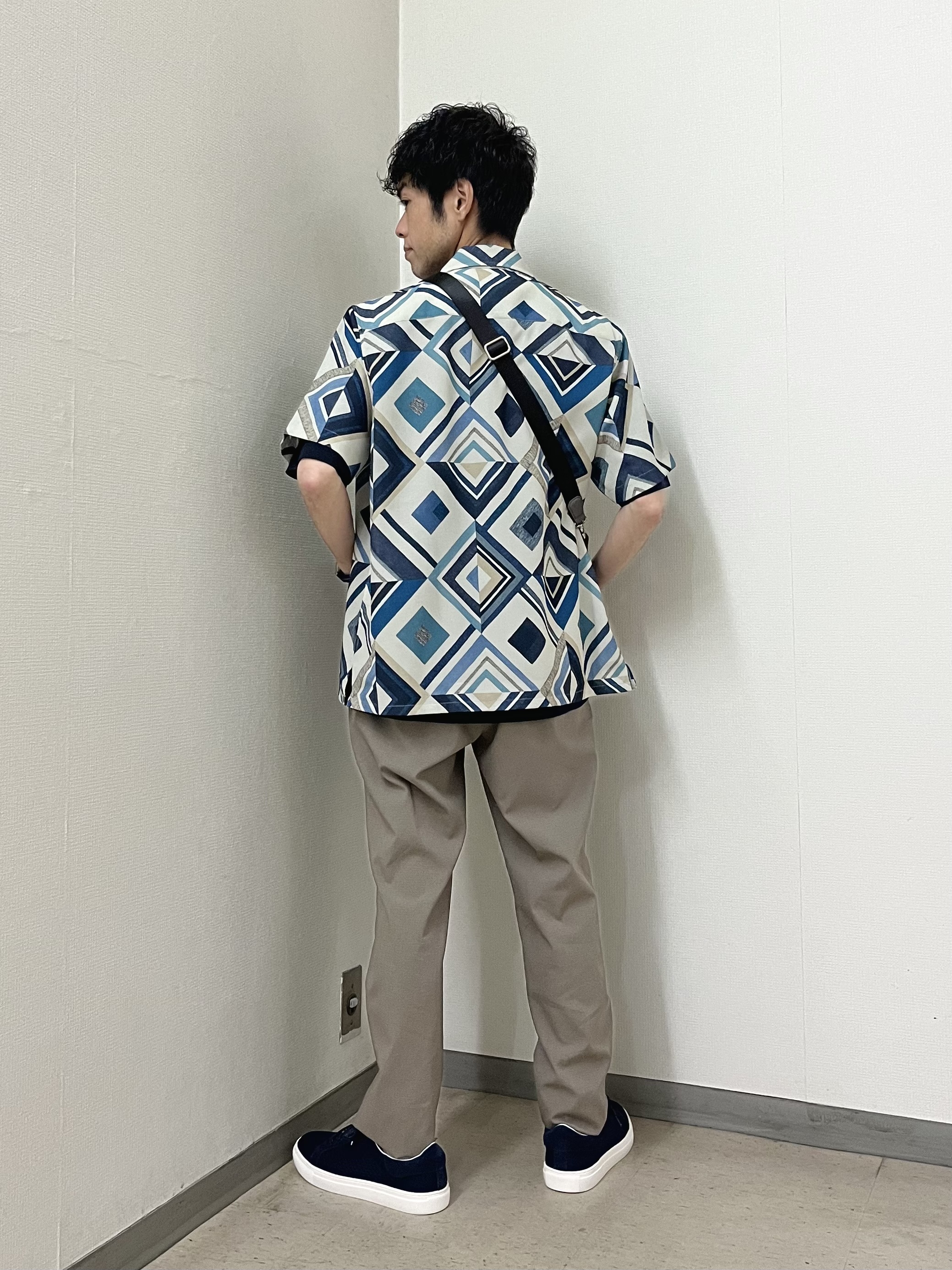 URAさんの「TAKEO KIKUCHI｜【吸汗速乾】タイル柄プリント 半袖シャツ」を使ったコーディネート