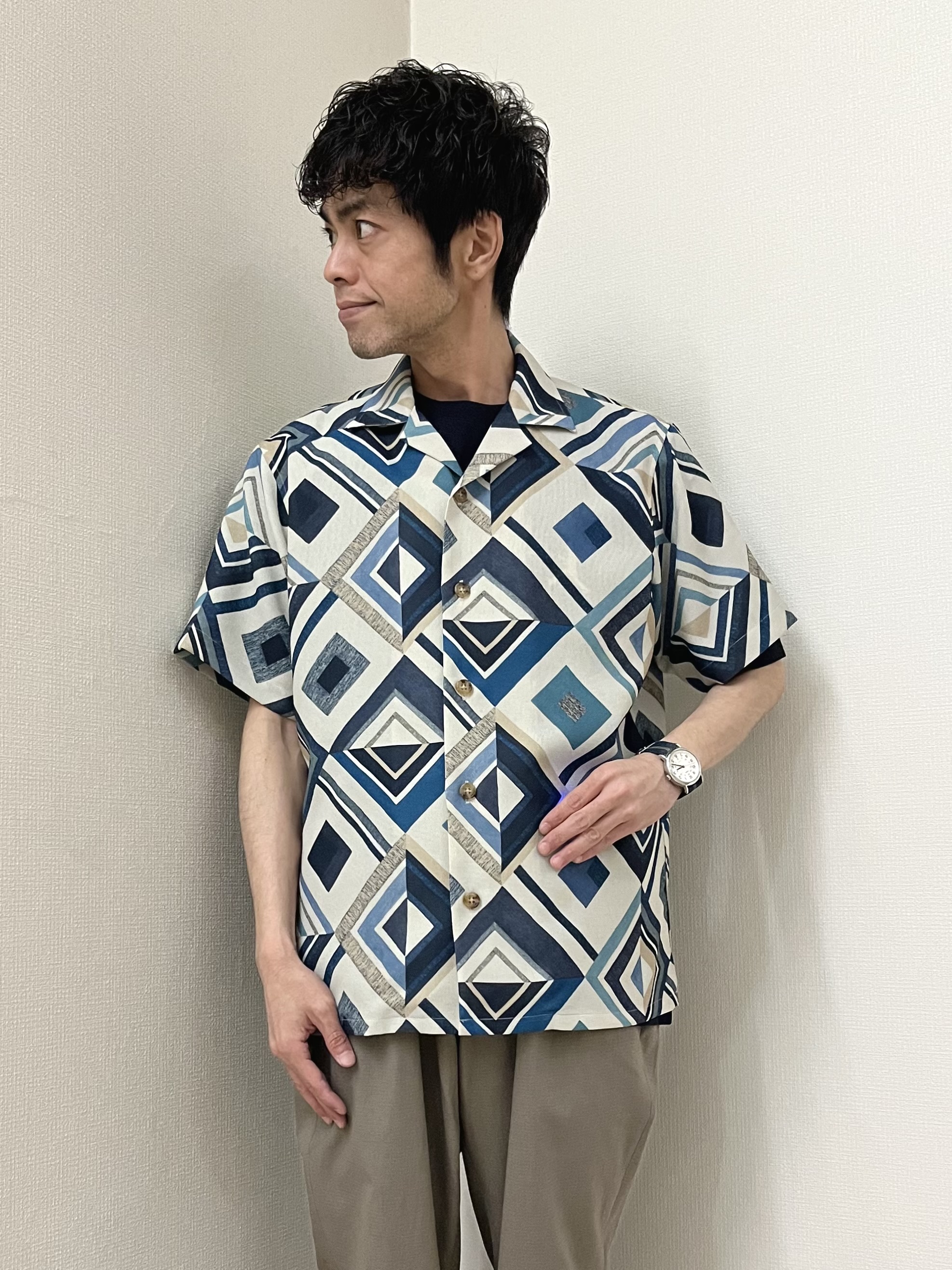 URAさんの「TAKEO KIKUCHI｜【吸汗速乾】タイル柄プリント 半袖シャツ」を使ったコーディネート