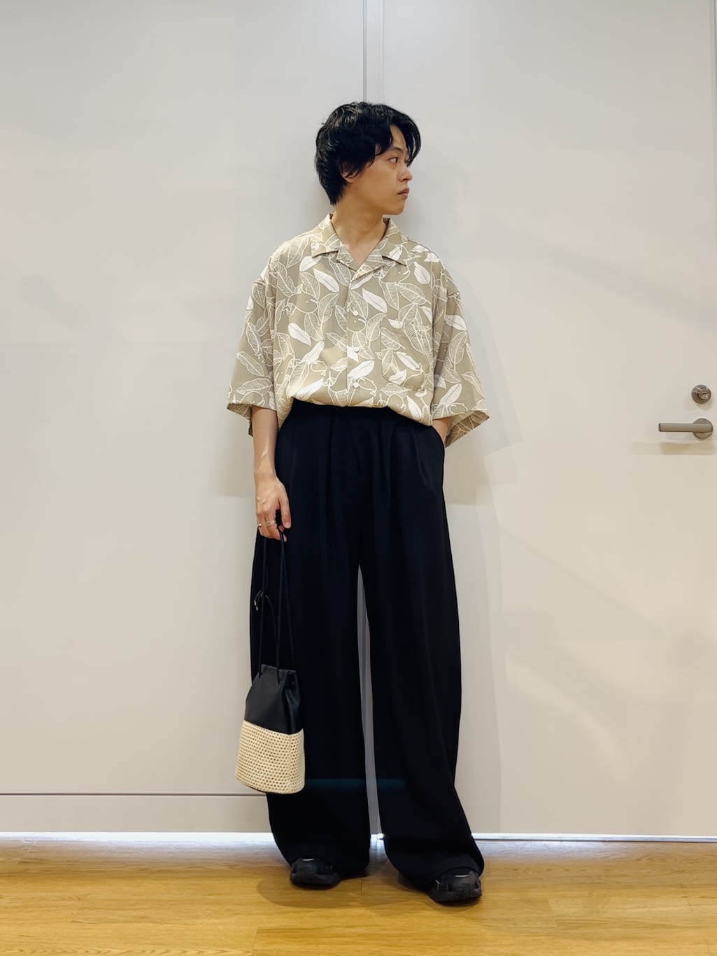 ワッキーさんの「tk.TAKEO KIKUCHI｜梨地クジラシャツ」を使ったコーディネート
