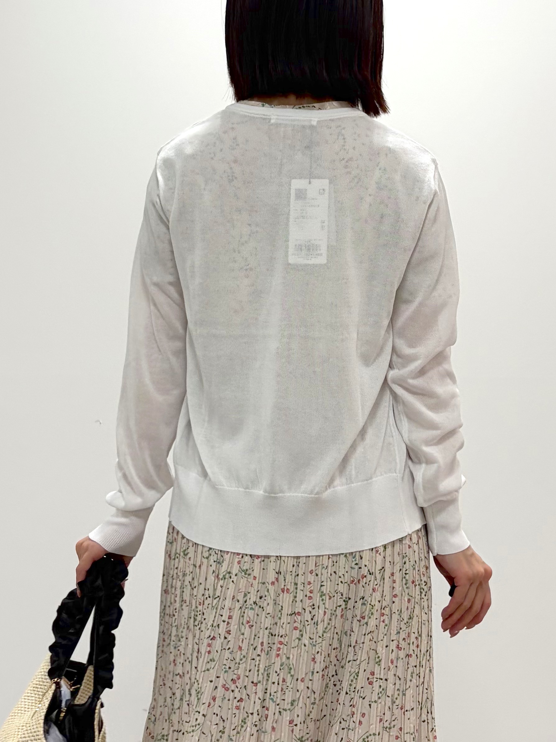 kozuさんの「index｜【接触冷感】ビジューボタンカーディガン《抗ピリング／洗濯機OK》」を使ったコーディネート