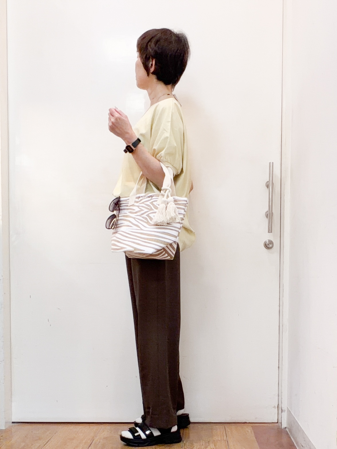 みぃさんの「SHOO･LA･RUE｜【洗濯後しわになりにくい】インせず着られる さらっとタッチのドルマンブラウス」を使ったコーディネート