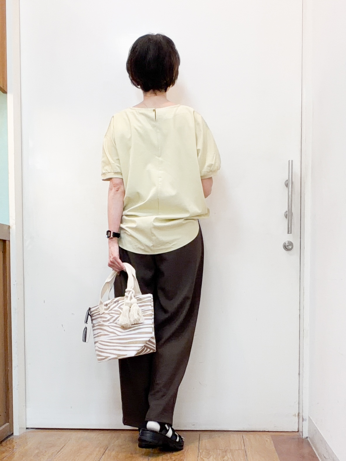 みぃさんの「SHOO･LA･RUE｜【洗濯後しわになりにくい】インせず着られる さらっとタッチのドルマンブラウス」を使ったコーディネート