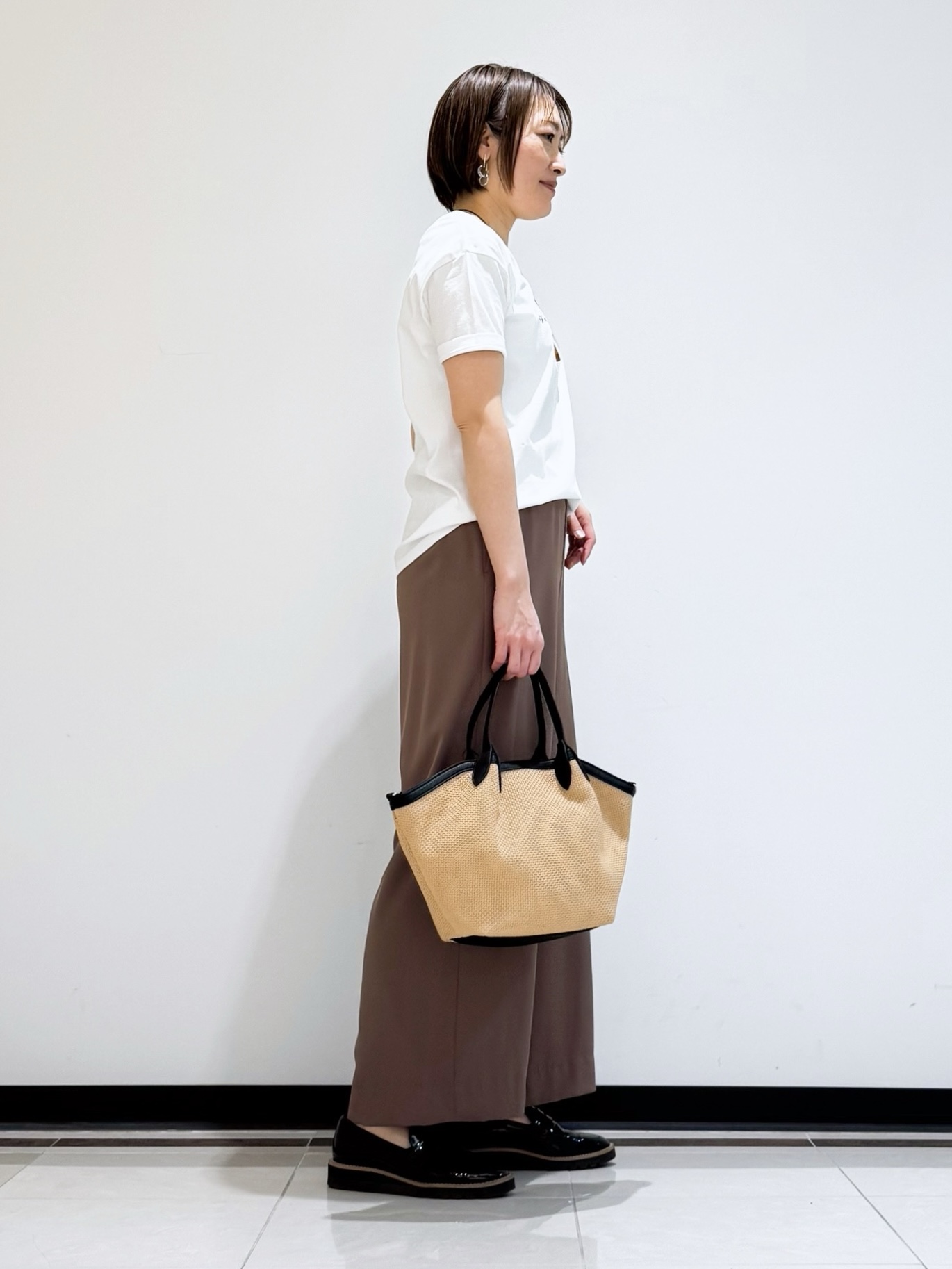mikaさんの「INDIVI｜【UVケア／選べるグラフィック】スムースジャージTシャツ」を使ったコーディネート