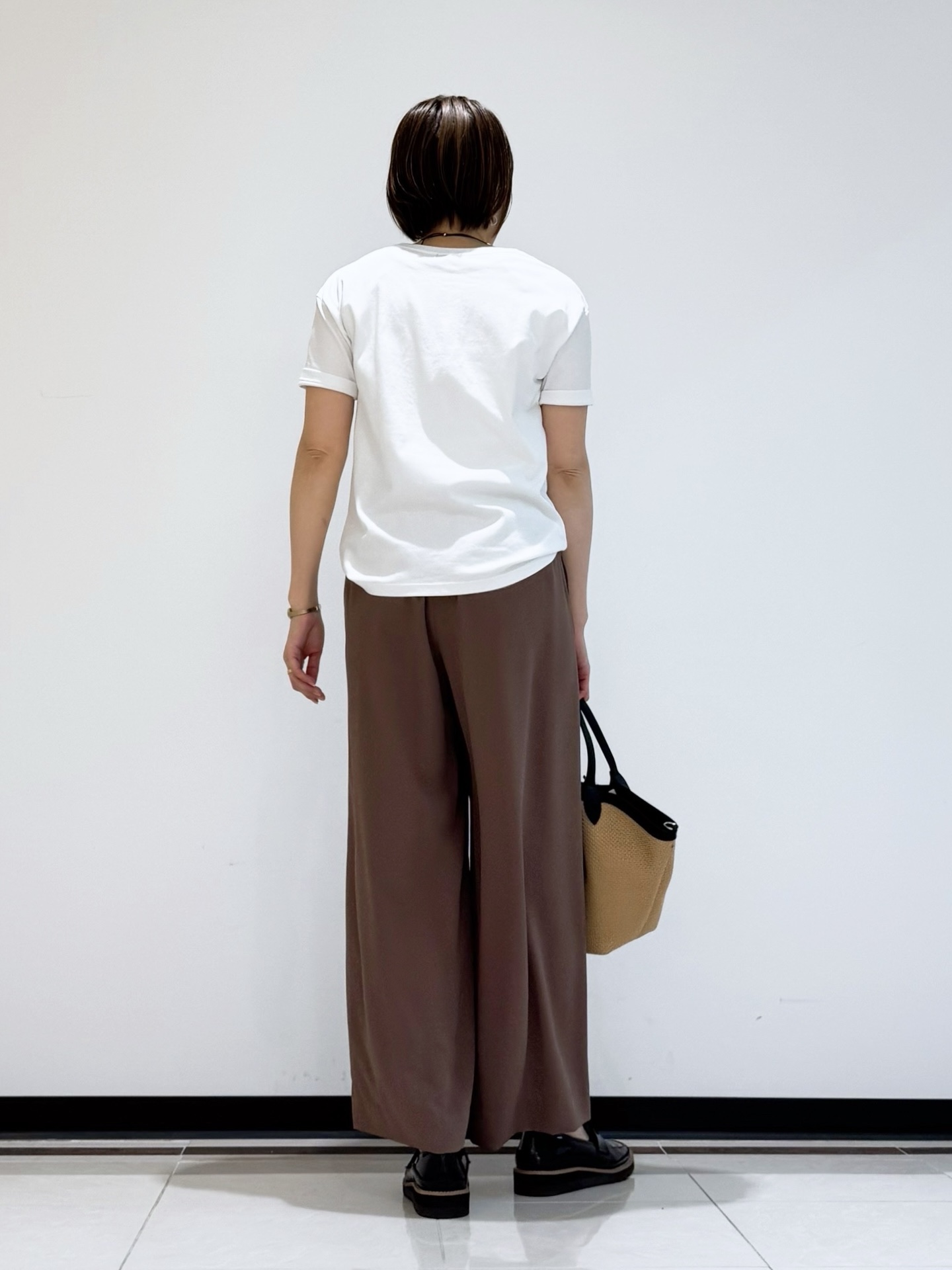 mikaさんの「INDIVI｜【UVケア／選べるグラフィック】スムースジャージTシャツ」を使ったコーディネート