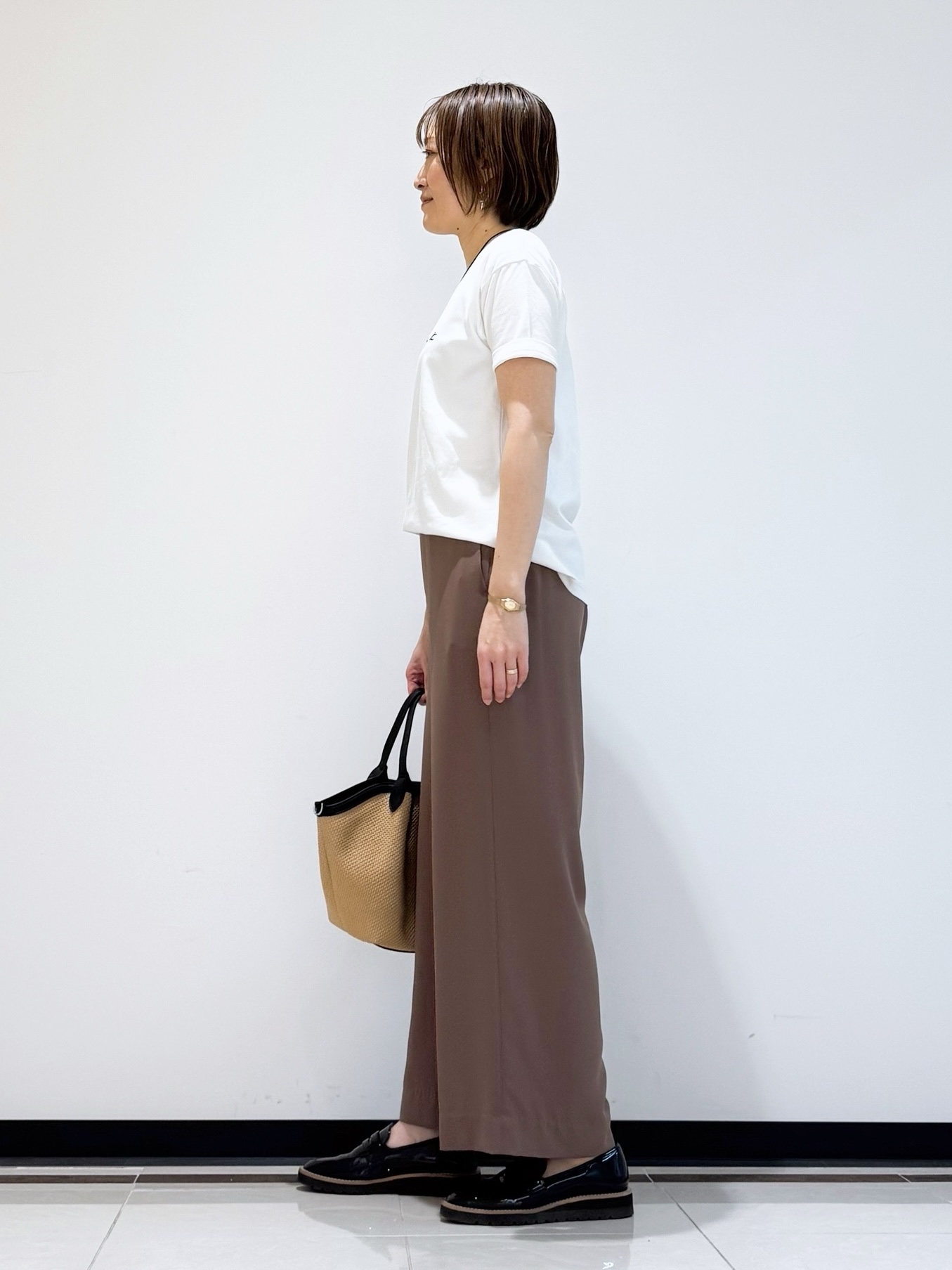 mikaさんの「INDIVI｜【UVケア／選べるグラフィック】スムースジャージTシャツ」を使ったコーディネート