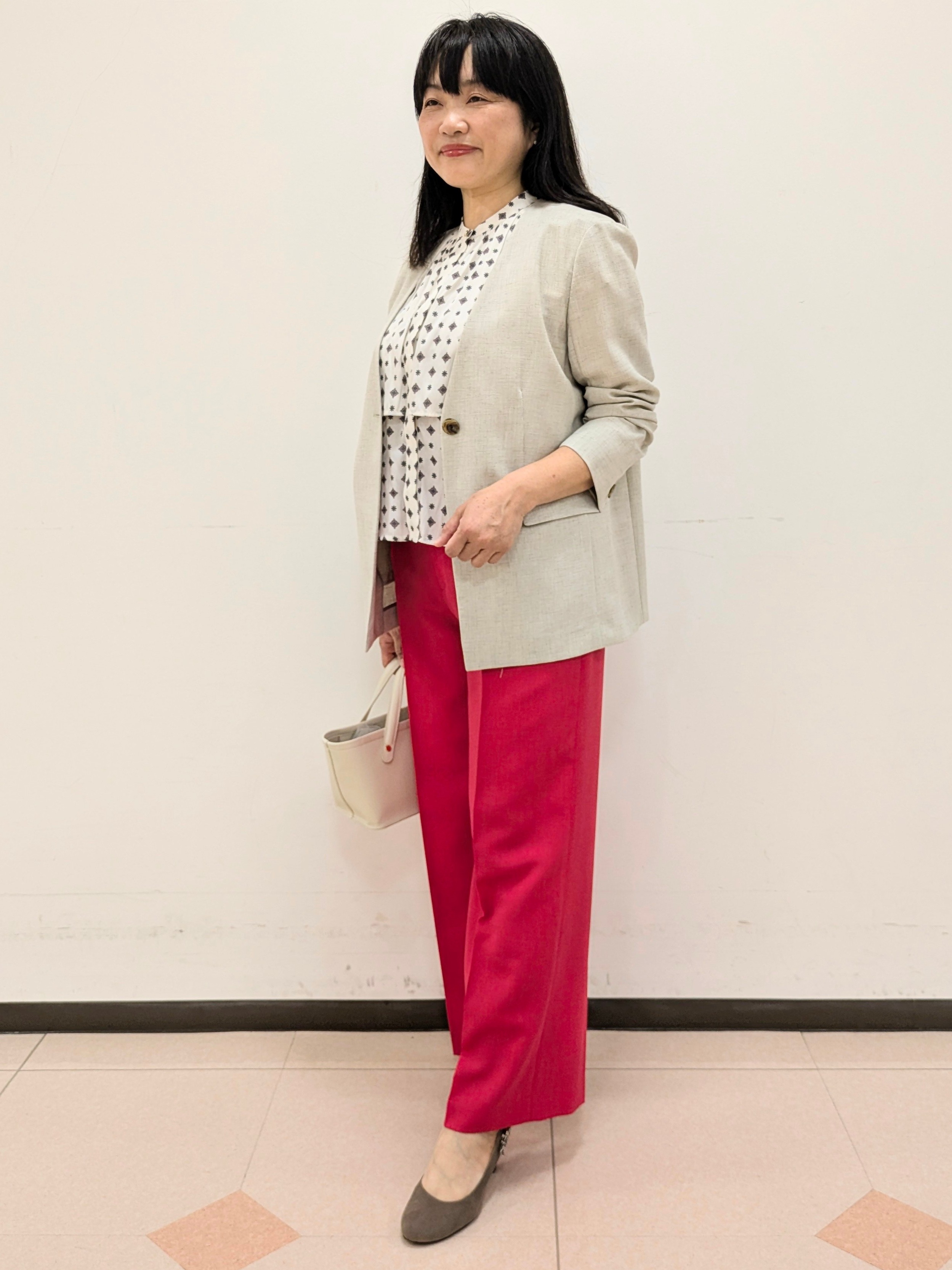 ともさんの「UNTITLED｜◆【さらりと快適/セットアップ可/UV/接触冷感】スラブカラーレスジャケット」を使ったコーディネート
