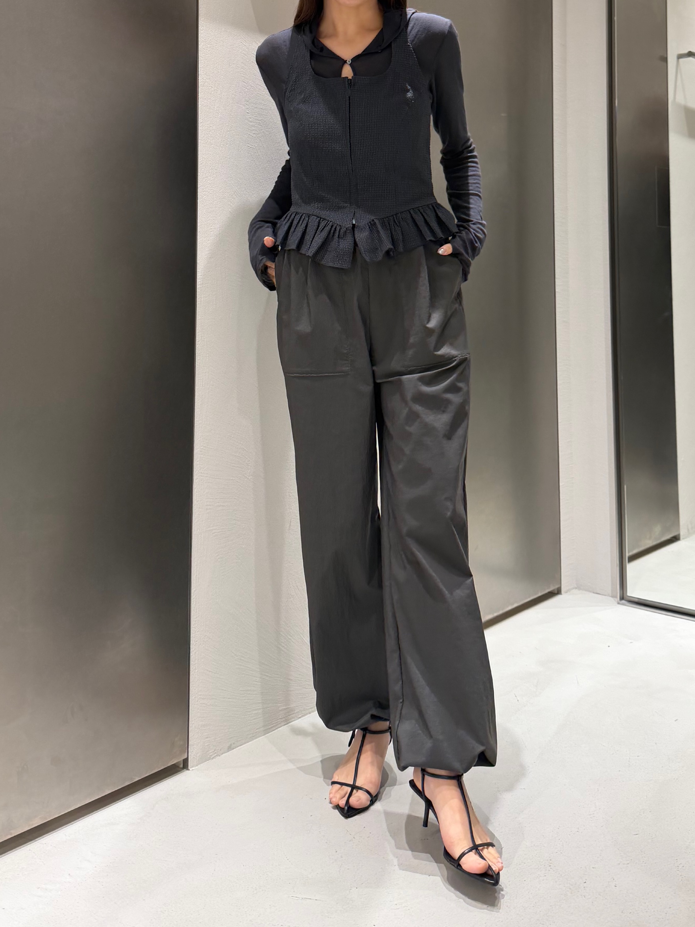kanamiさんの「CODE A｜drawcord utility pants」を使ったコーディネート