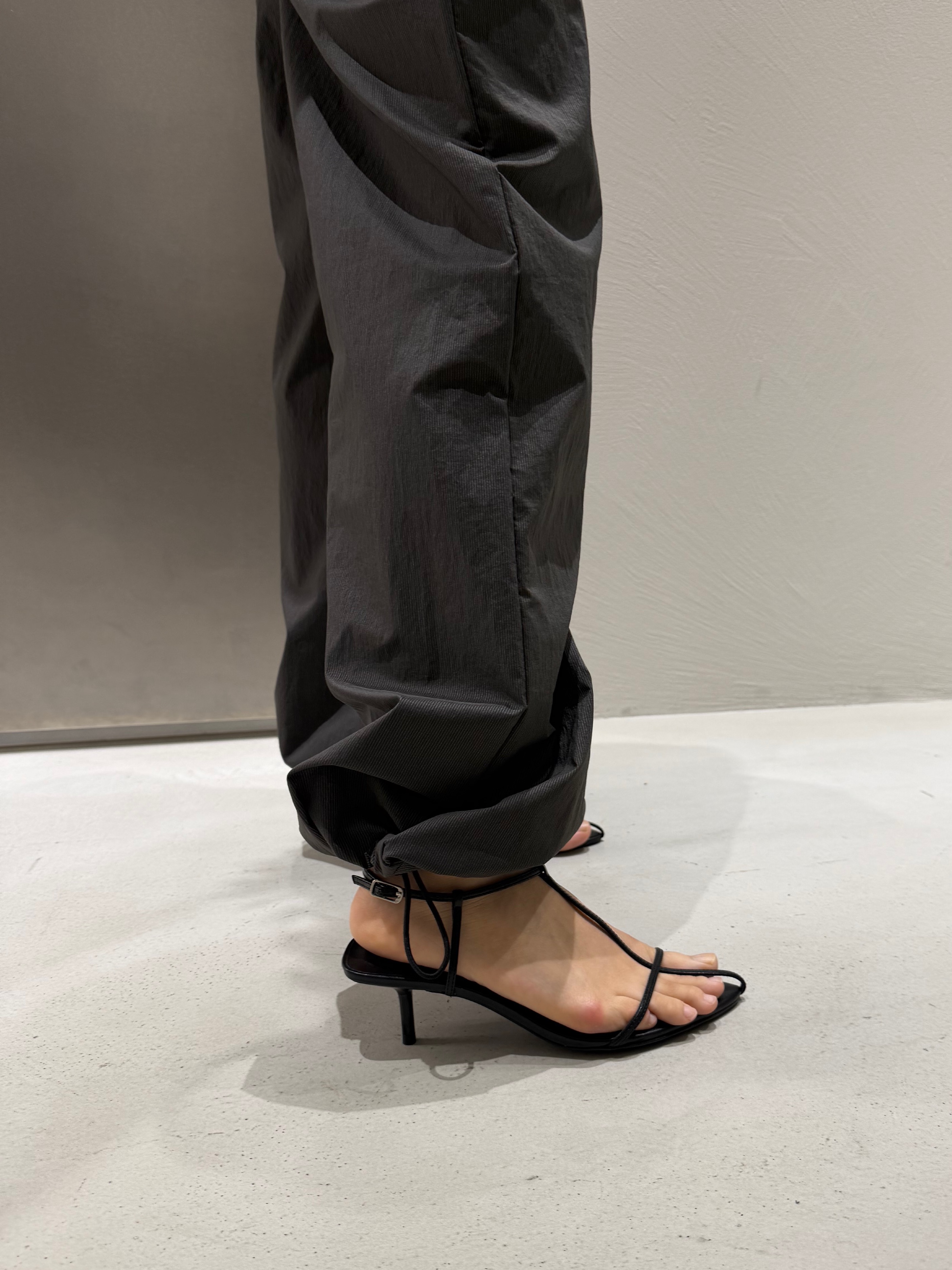 kanamiさんの「CODE A｜drawcord utility pants」を使ったコーディネート