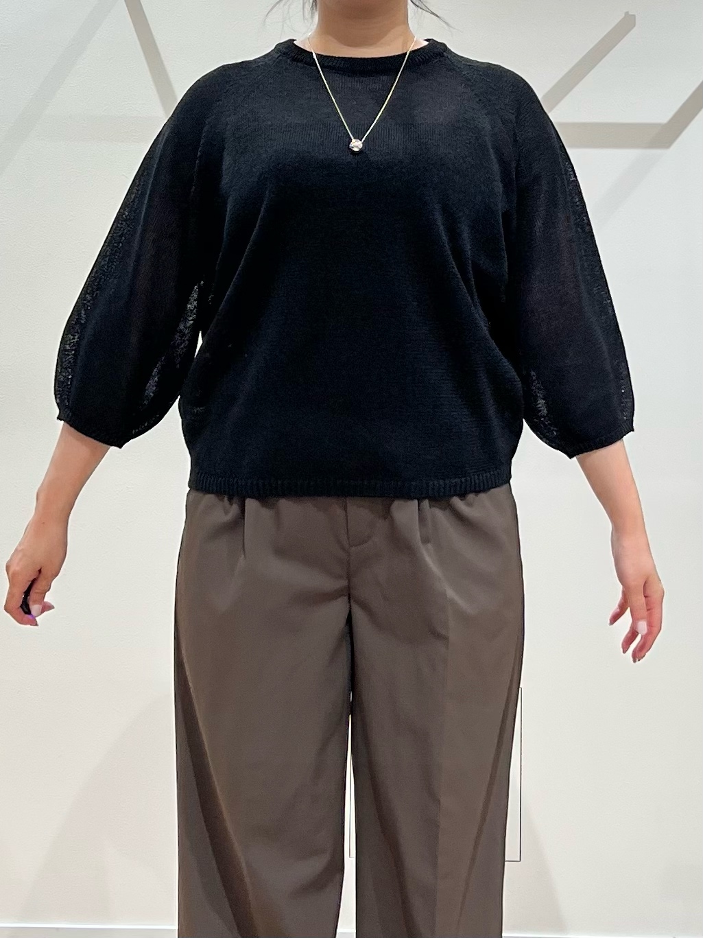 TOMOMIさんの「UNTITLED｜【洗える/ゆったり】クルーネックドライニット」を使ったコーディネート
