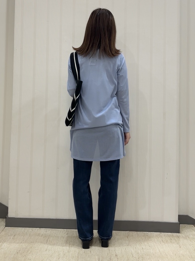 ちひさんの「INDIVI｜【洗える／アンサンブル可能】シアーストライプカーディガン」を使ったコーディネート