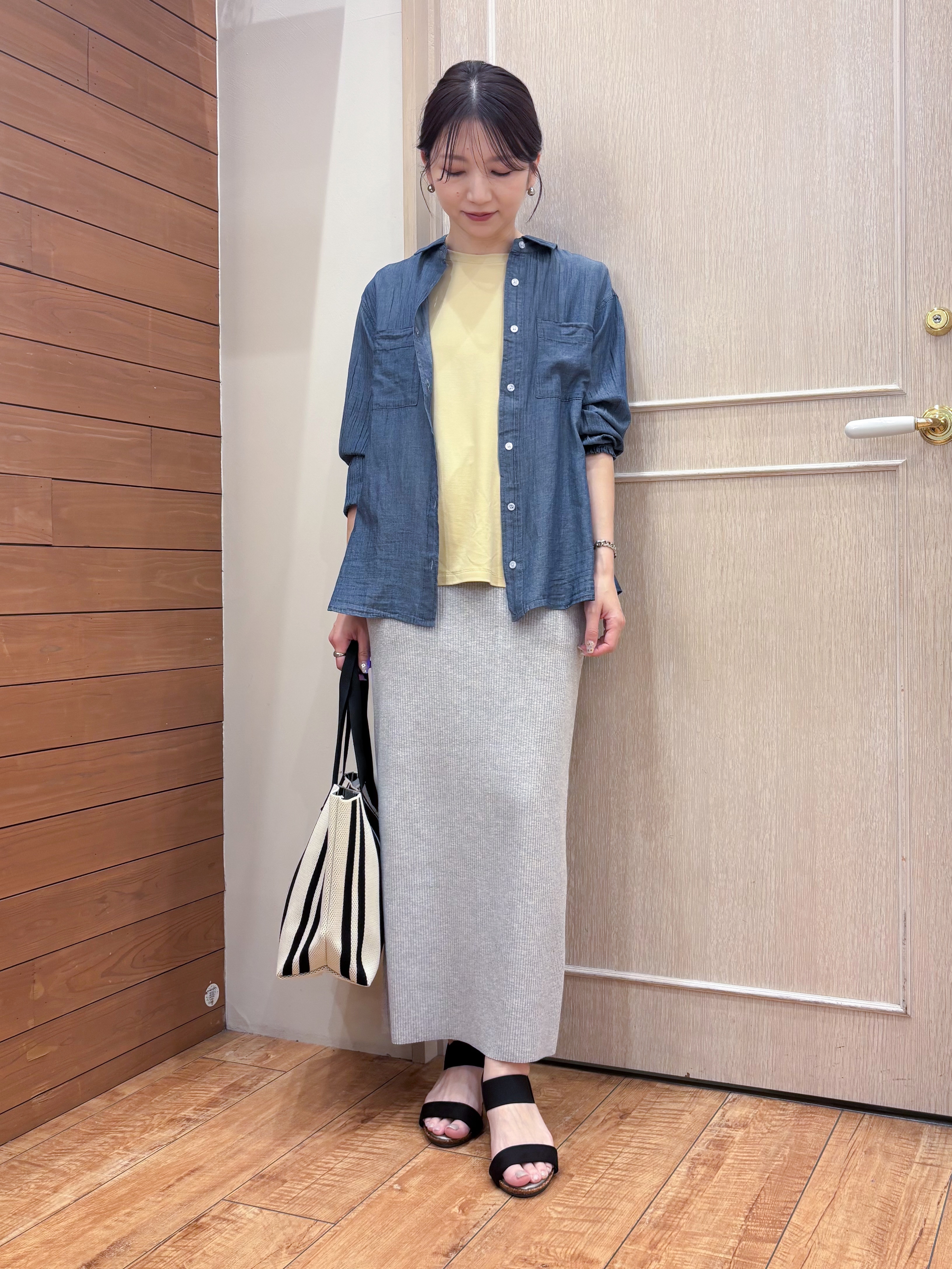 なみさんの「SHOO･LA･RUE｜【UVカット/接触冷感】上品に涼し気 とろみタックノースリーブトップス」を使ったコーディネート