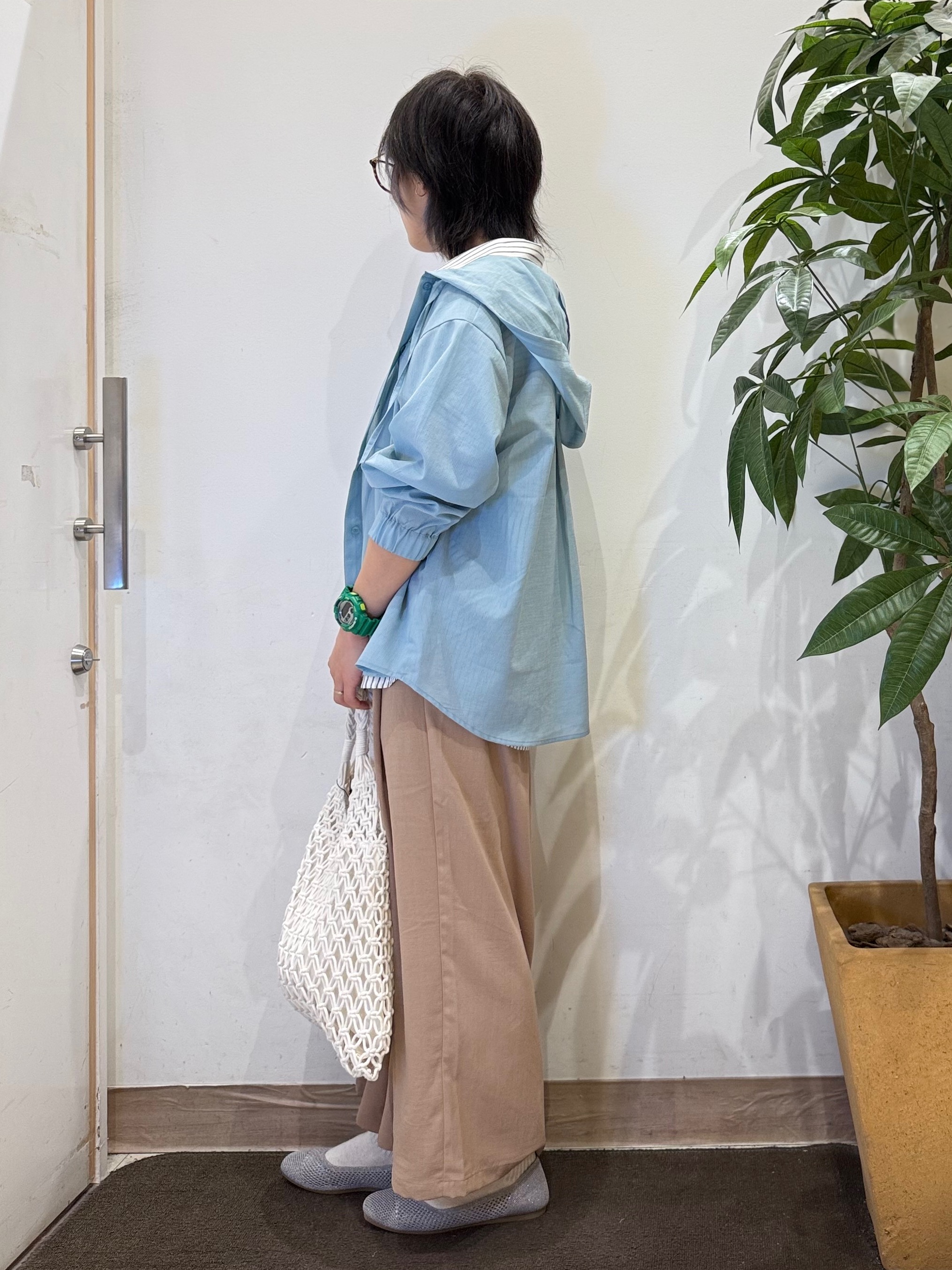misakiさんの「SHOO･LA･RUE｜【通気性〇/洗濯機可/S-LL】UVカット機能付き ライトな着心地シャツパーカ」を使ったコーディネート