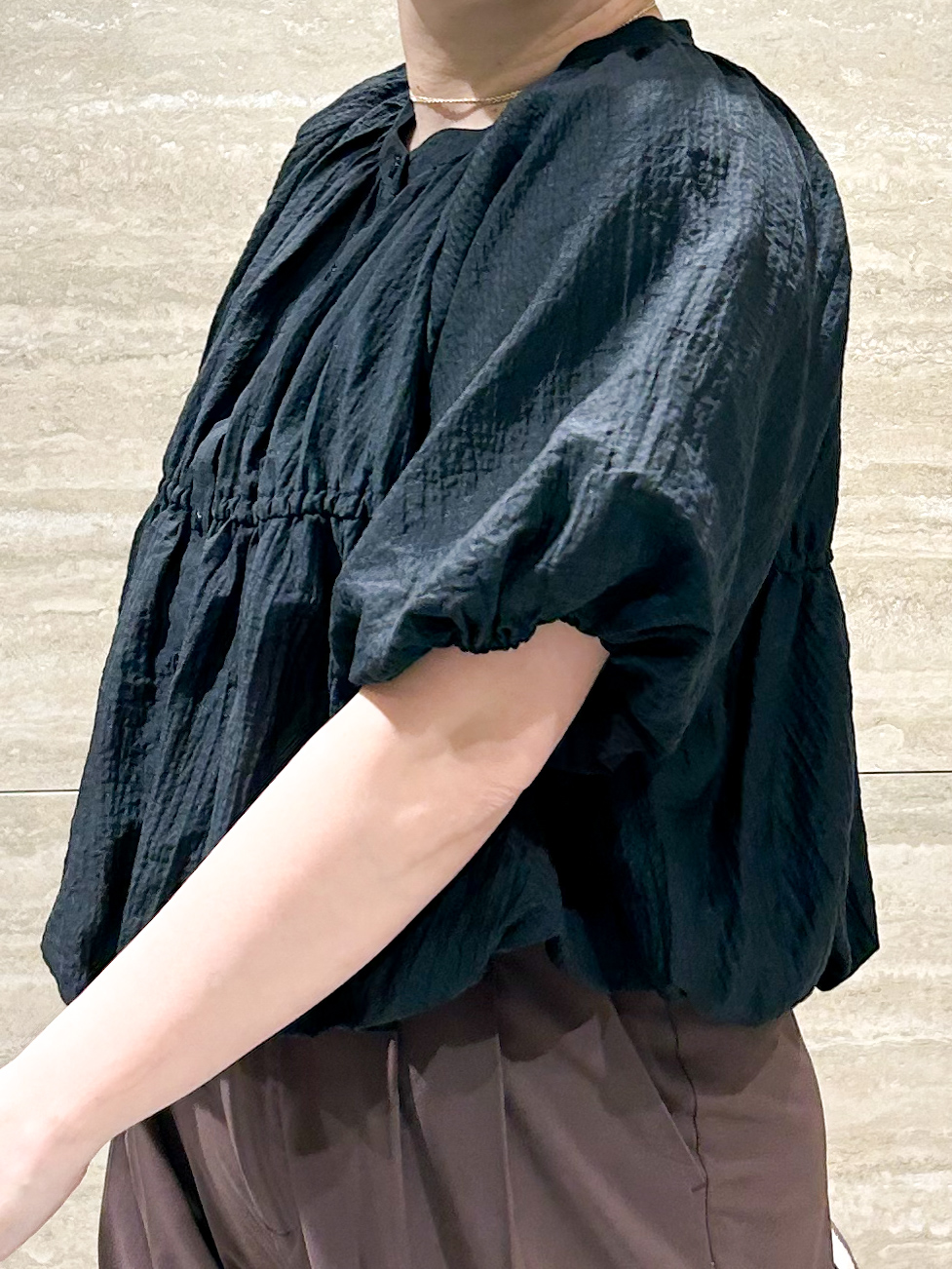 NAMIさんの「OPAQUE.CLIP｜バルーンデザインブラウス【洗濯機OK】」を使ったコーディネート