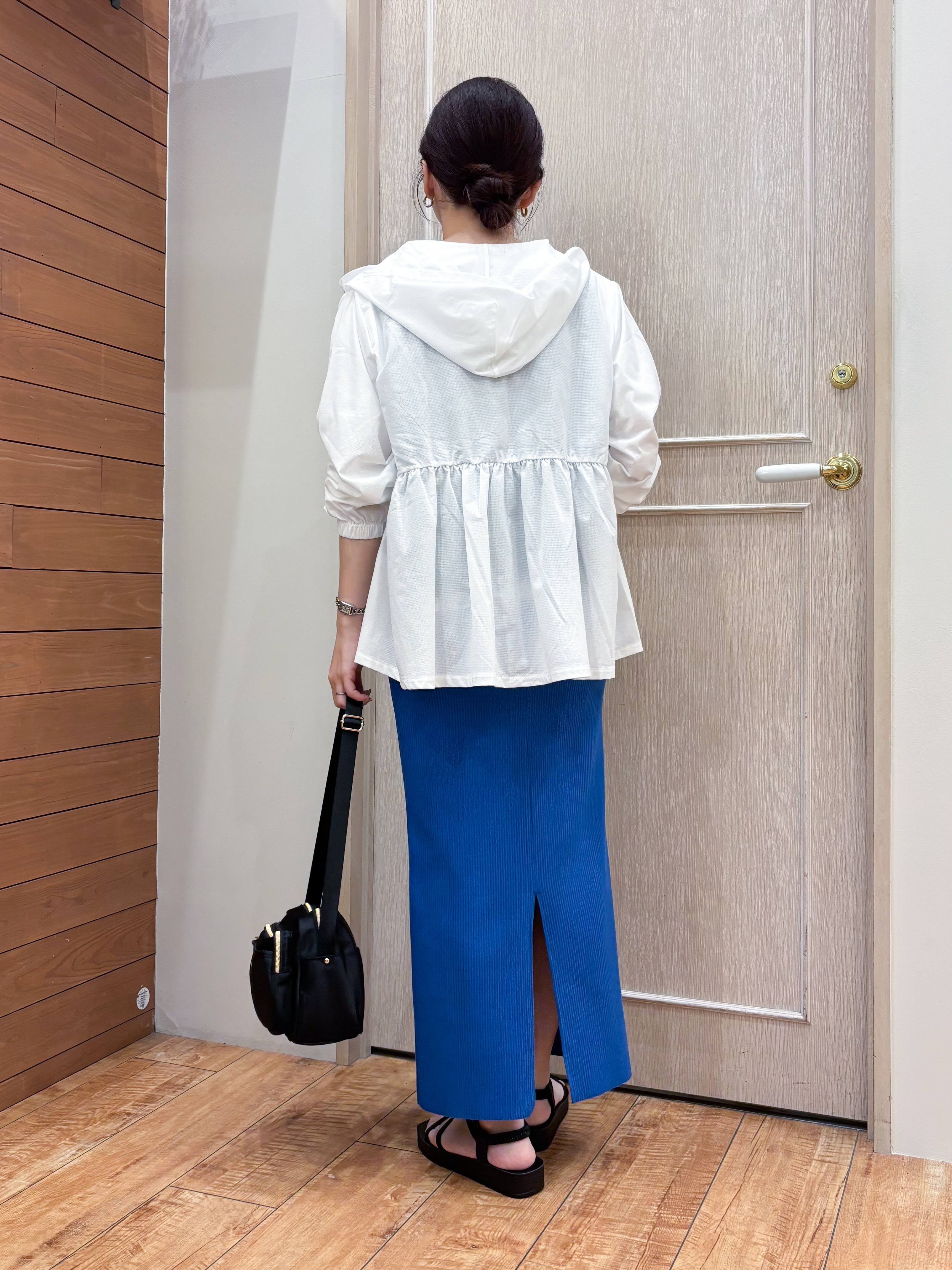 なみさんの「SHOO･LA･RUE｜【S-LL/体型カバー】日焼け対策にも女性らしさを UVカットペプラムパーカ」を使ったコーディネート