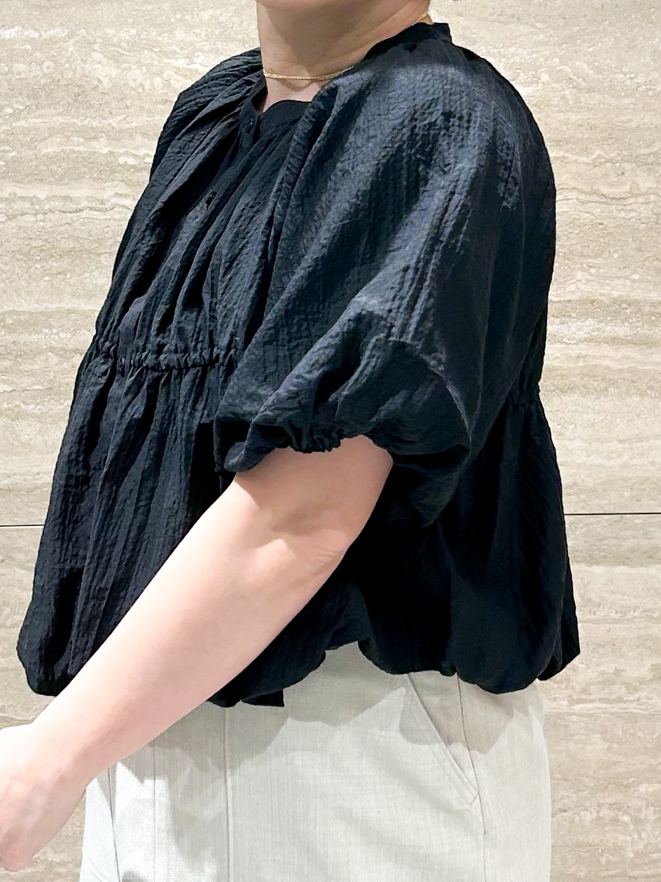 NAMIさんの「OPAQUE.CLIP｜バルーンデザインブラウス【洗濯機OK】」を使ったコーディネート