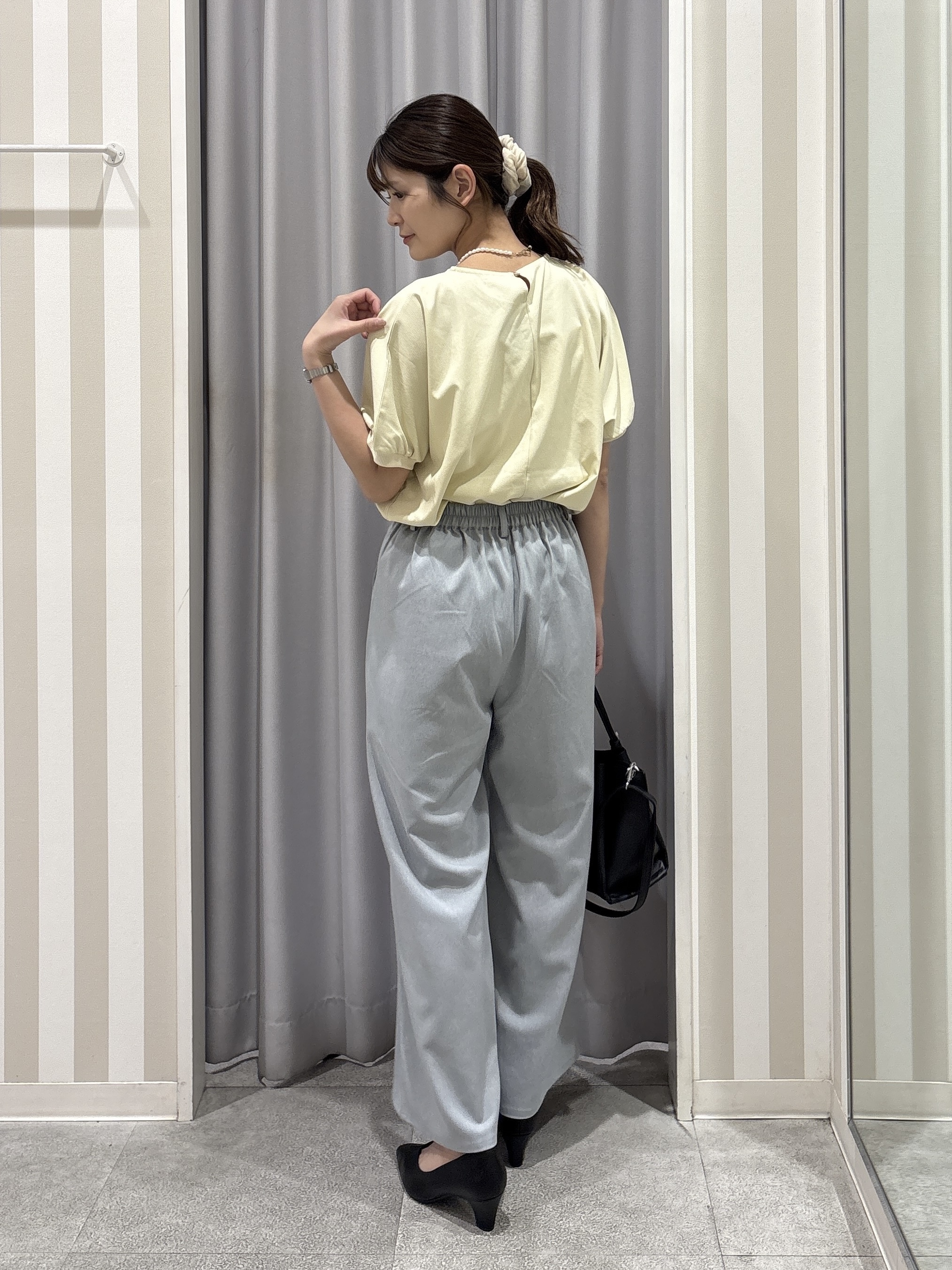 Rikaさんの「SHOO･LA･RUE｜【洗濯後しわになりにくい】インせず着られる さらっとタッチのドルマンブラウス」を使ったコーディネート