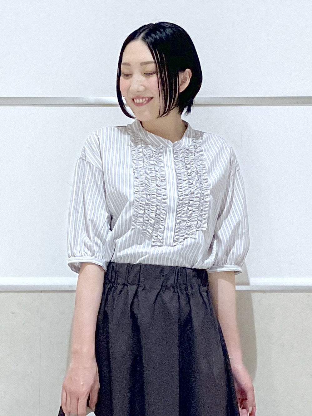 eriko さんの「Dessin｜【着映え/洗える】フロントフリル五分袖ブラウス」を使ったコーディネート