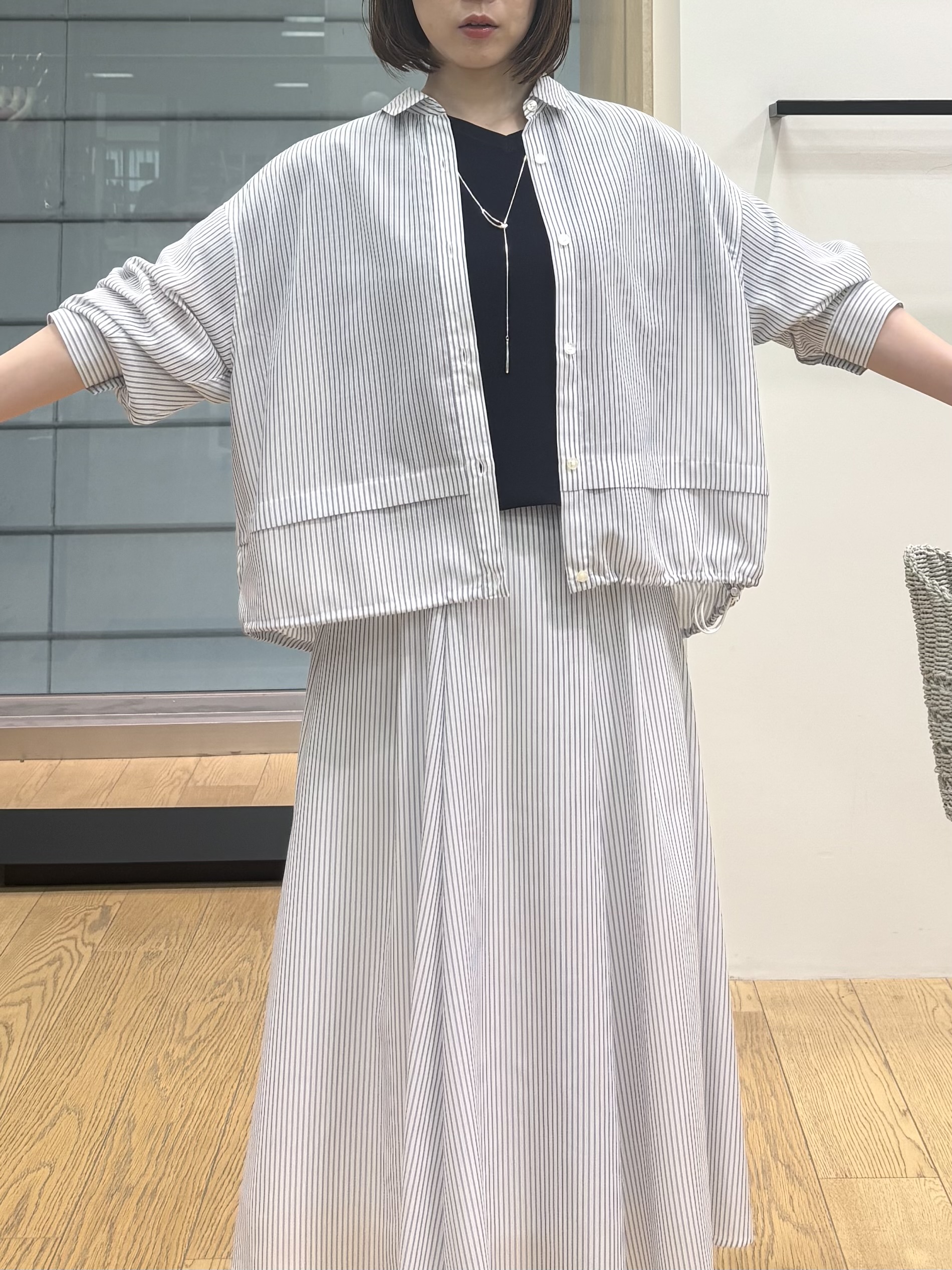 asamiさんの「INDIVI｜【洗える】ガーター編みVネックニットT」を使ったコーディネート