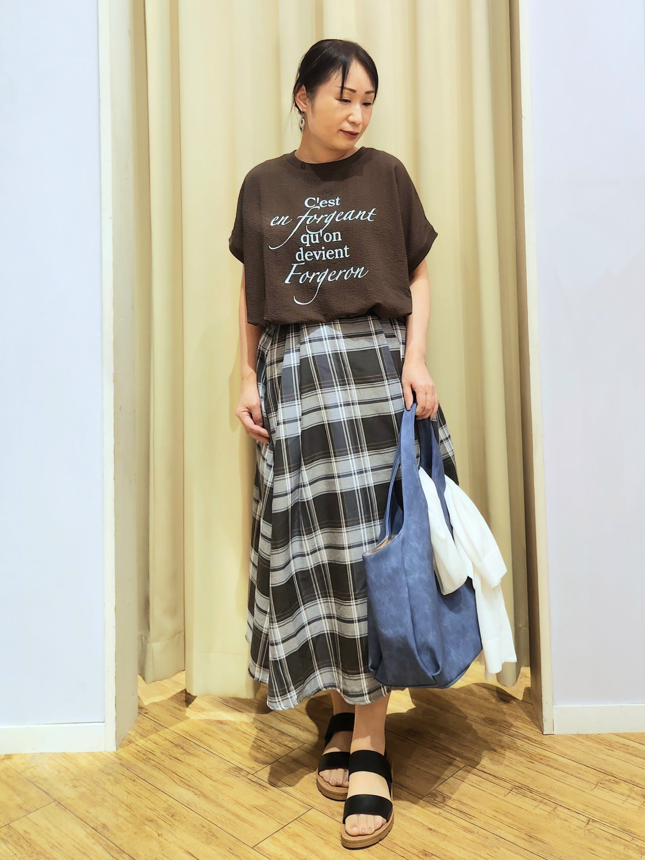 くまさんの「SHOO･LA･RUE｜【洗濯機可/S-LL】オンにもオフにも マルチに使えるボタンレスカーディガン」を使ったコーディネート