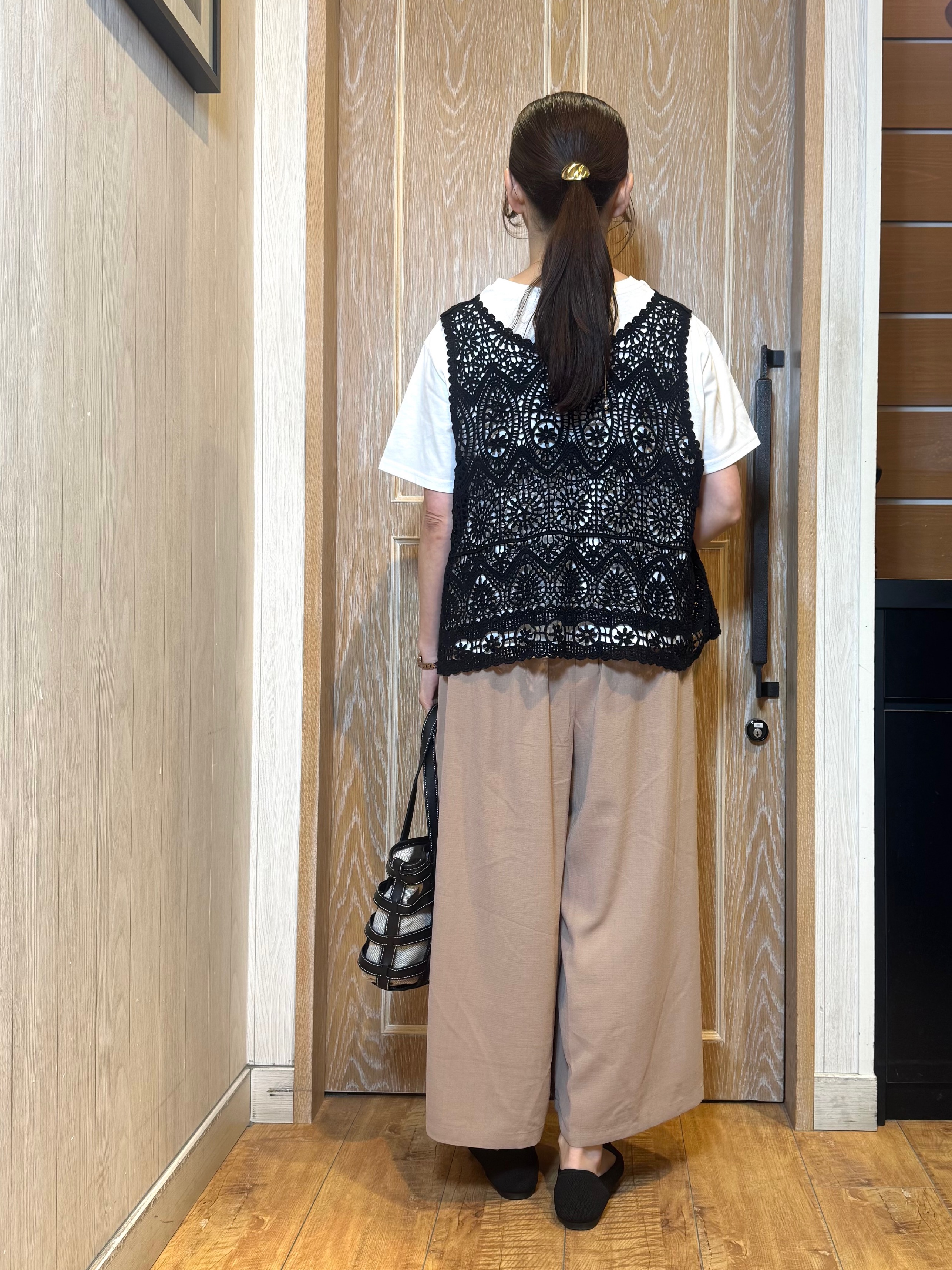 KAORIさんの「SHOO･LA･RUE｜【セットアップ可/S-LL/洗濯機可】上品で涼し気 ゆれる麻調タックスカーチョパンツ」を使ったコーディネート