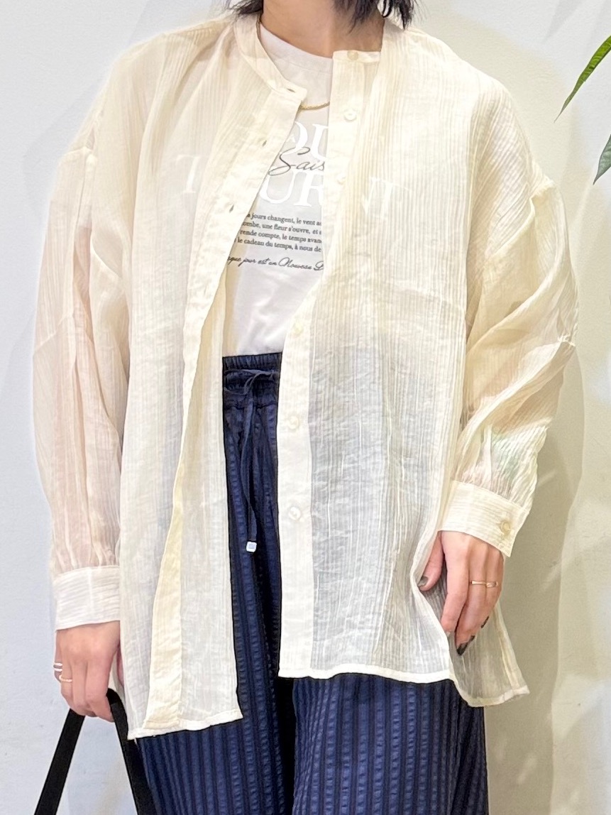 misakiさんの「SHOO･LA･RUE｜【S-LL】大人のシアー感 風合い楽しむバンドカラーシャツ」を使ったコーディネート