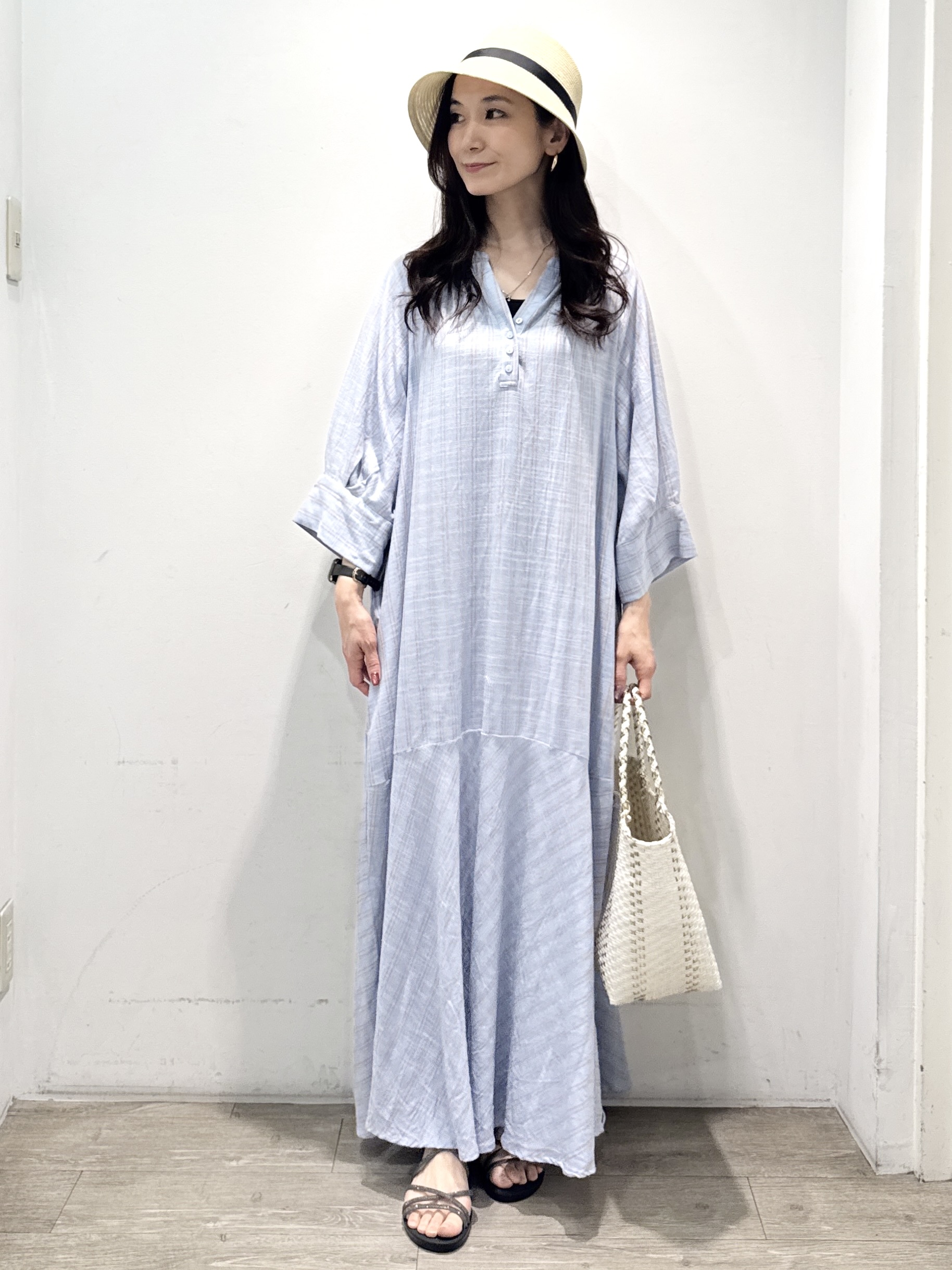 yuicciさんの「OPAQUE.CLIP｜キーネックロングワンピース【洗える】」を使ったコーディネート