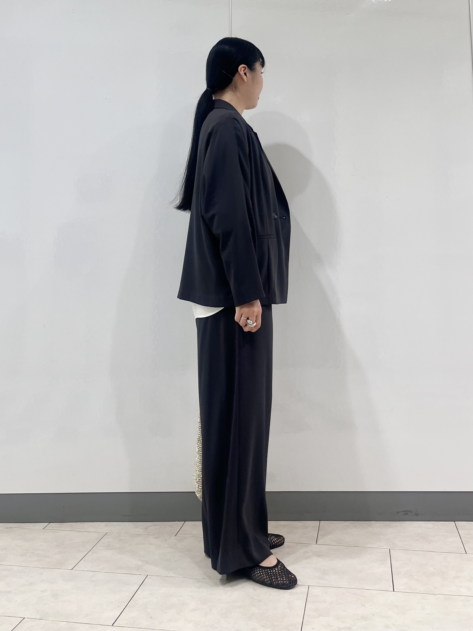 hasuさんの「INDIVI｜【接触冷感／透湿／着る日傘】ドルマンダブルジャケット」を使ったコーディネート