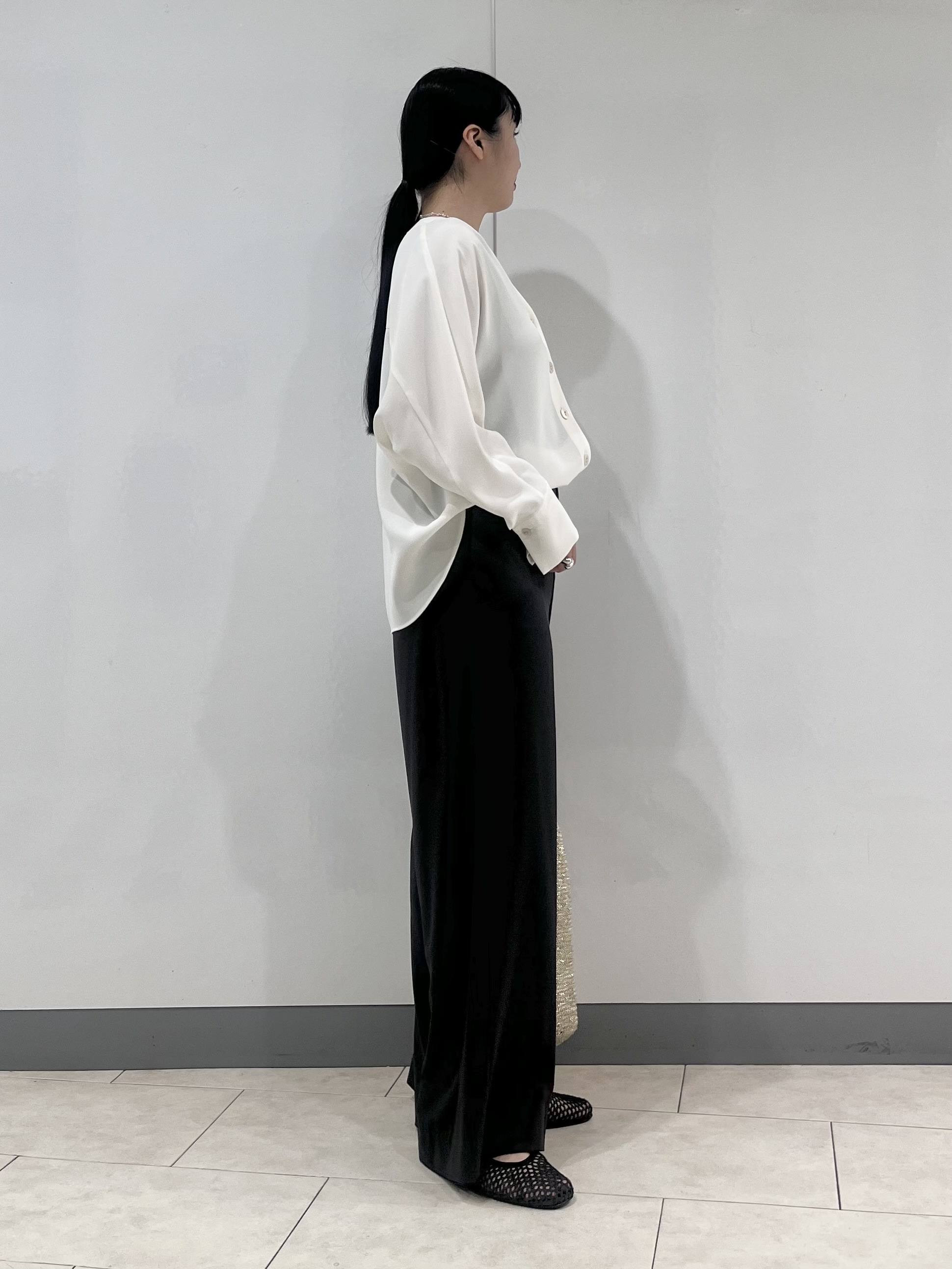 hasuさんの「INDIVI｜【接触冷感／透湿／着る日傘】ドルマンダブルジャケット」を使ったコーディネート