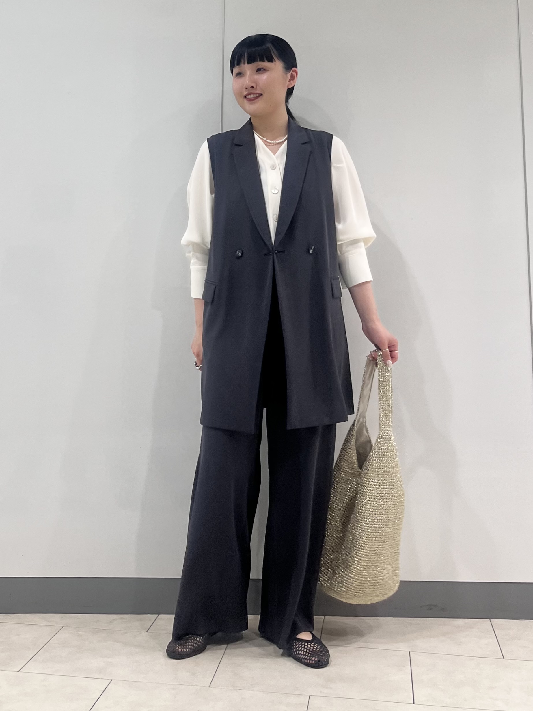 hasuさんの「INDIVI｜【接触冷感／透湿／着る日傘】颯爽ジレジャケット」を使ったコーディネート