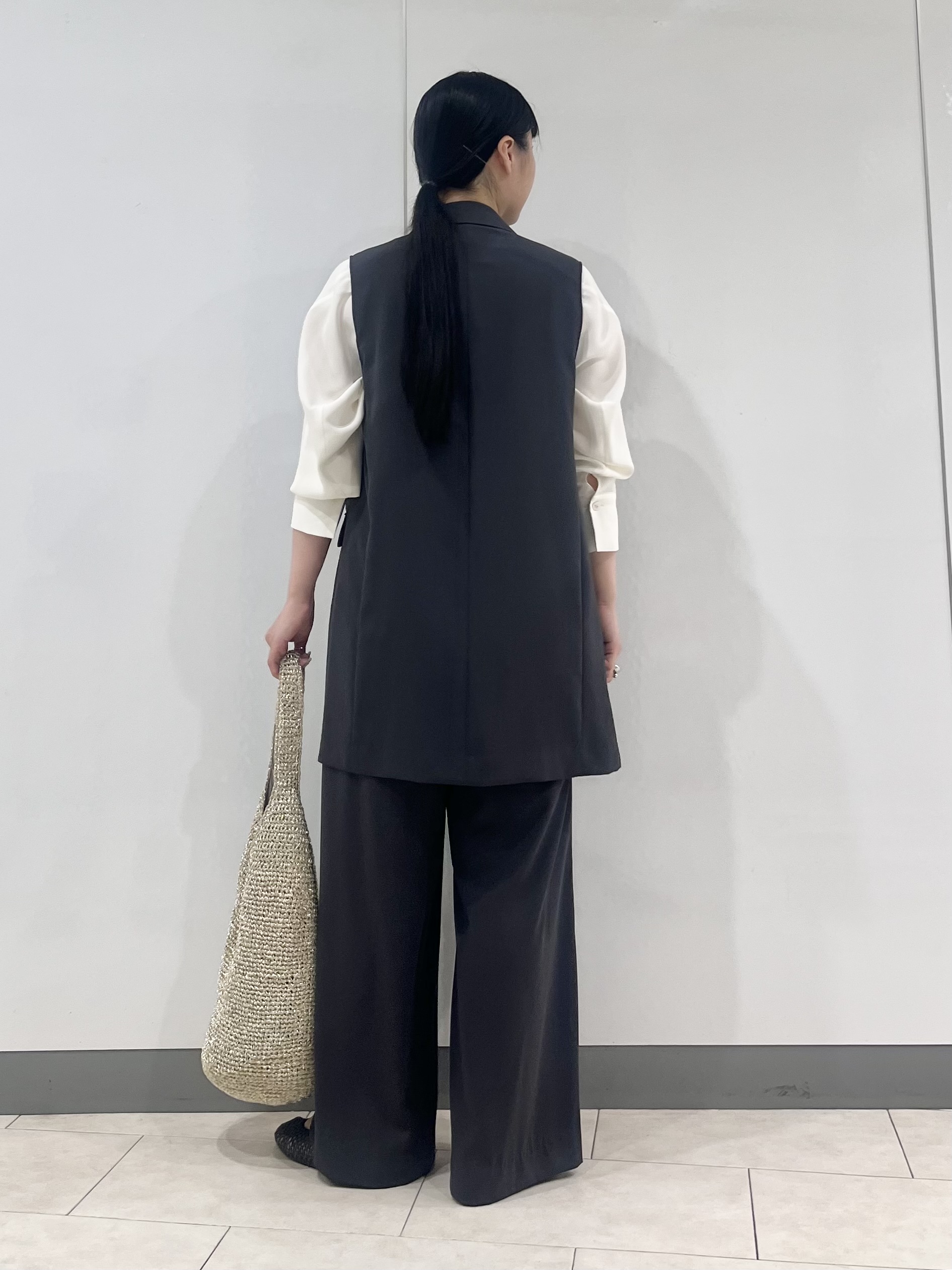 hasuさんの「INDIVI｜【接触冷感／透湿／着る日傘】颯爽ジレジャケット」を使ったコーディネート
