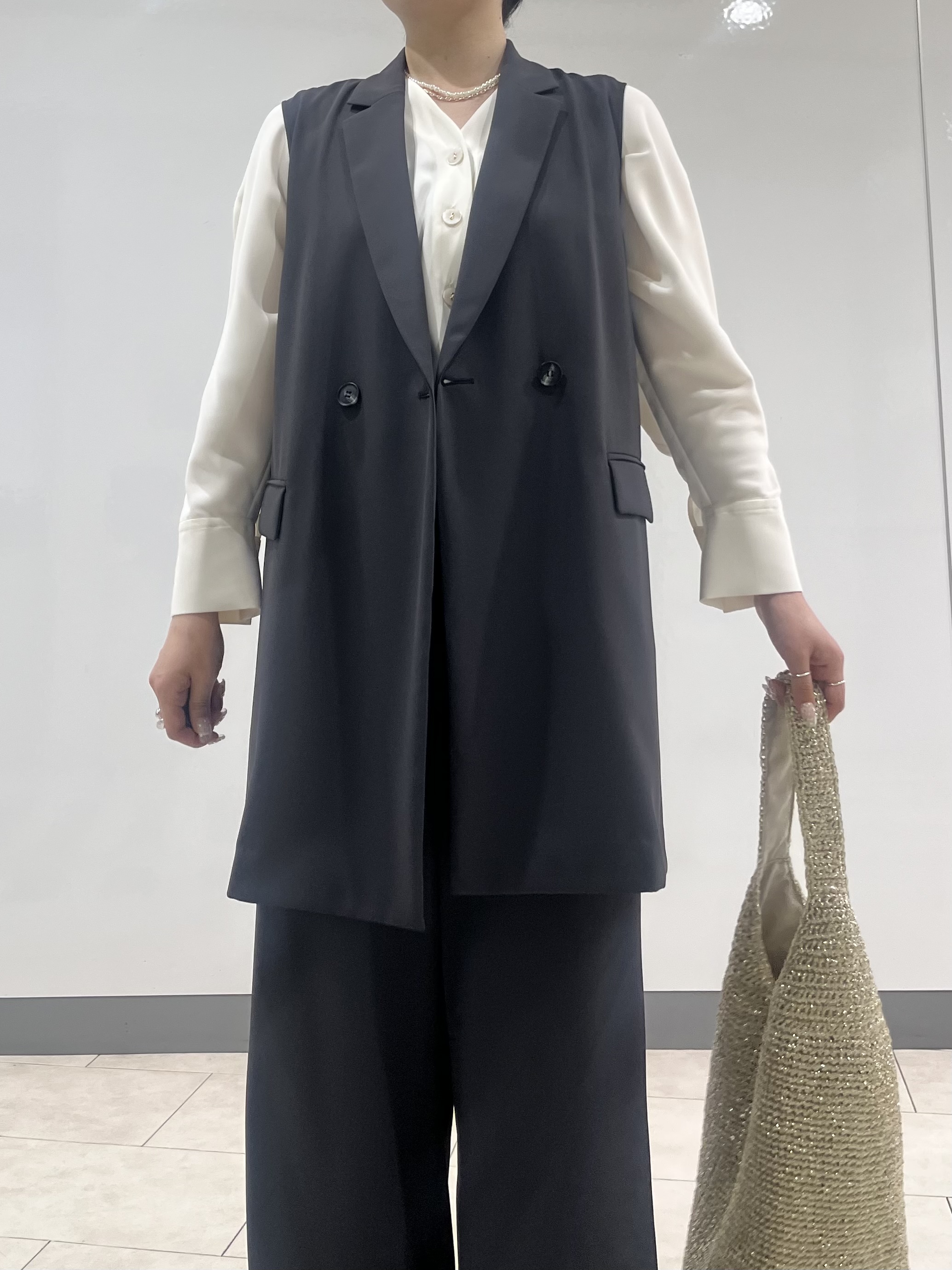 hasuさんの「INDIVI｜【接触冷感／透湿／着る日傘】颯爽ジレジャケット」を使ったコーディネート