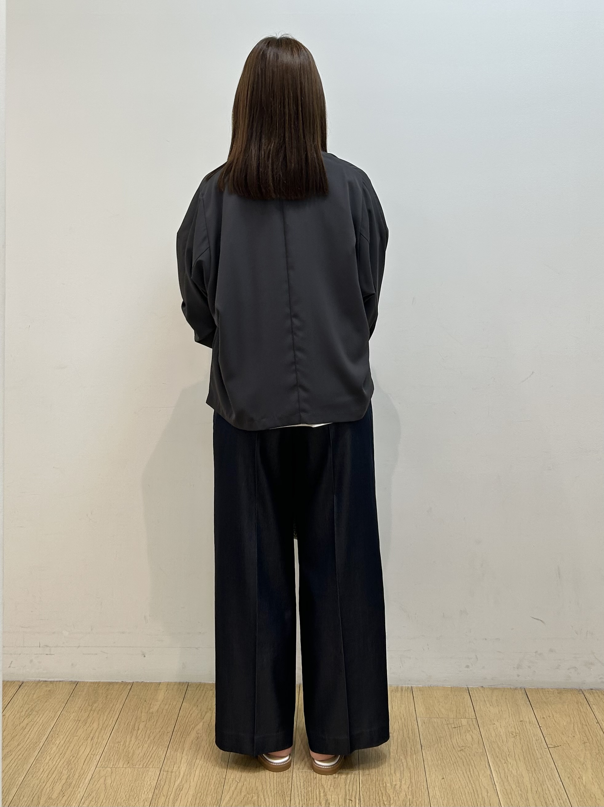 kozueさんの「INDIVI｜【接触冷感／透湿／着る日傘】ドルマンダブルジャケット」を使ったコーディネート