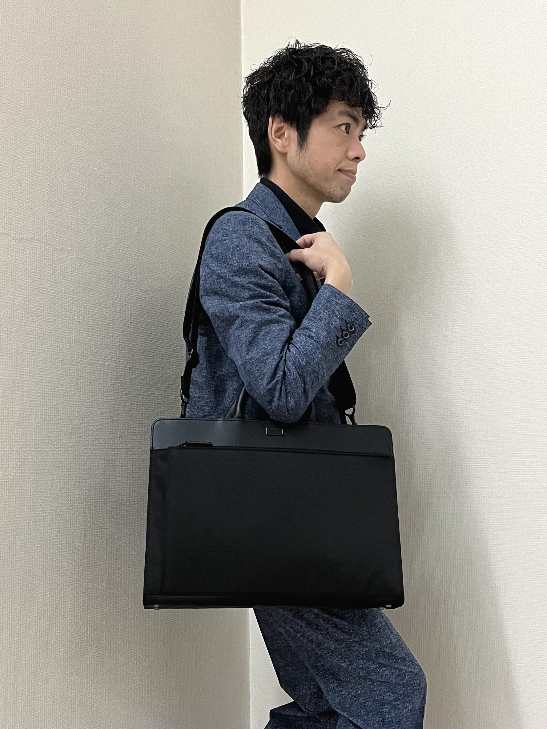 URAさんの「TAKEO KIKUCHI｜【抗菌防臭】COOL DOTS（R）ドビープリント パンツ」を使ったコーディネート