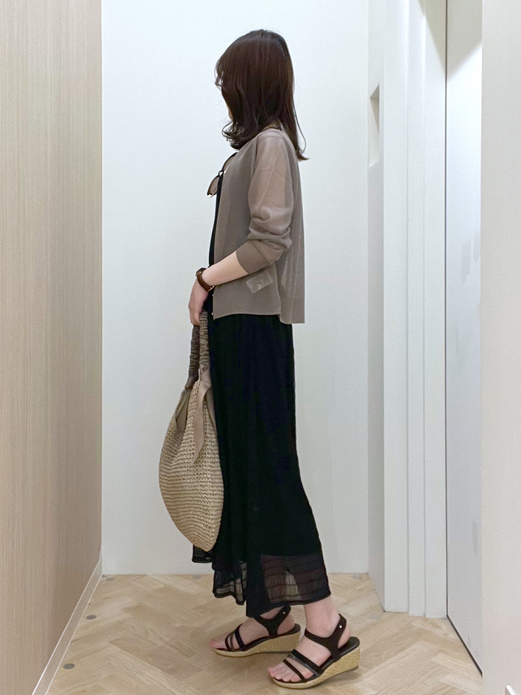  おまつさんの「grove｜高評価！【洗える/名品】大人の透け感、シアーカーディガン」を使ったコーディネート
