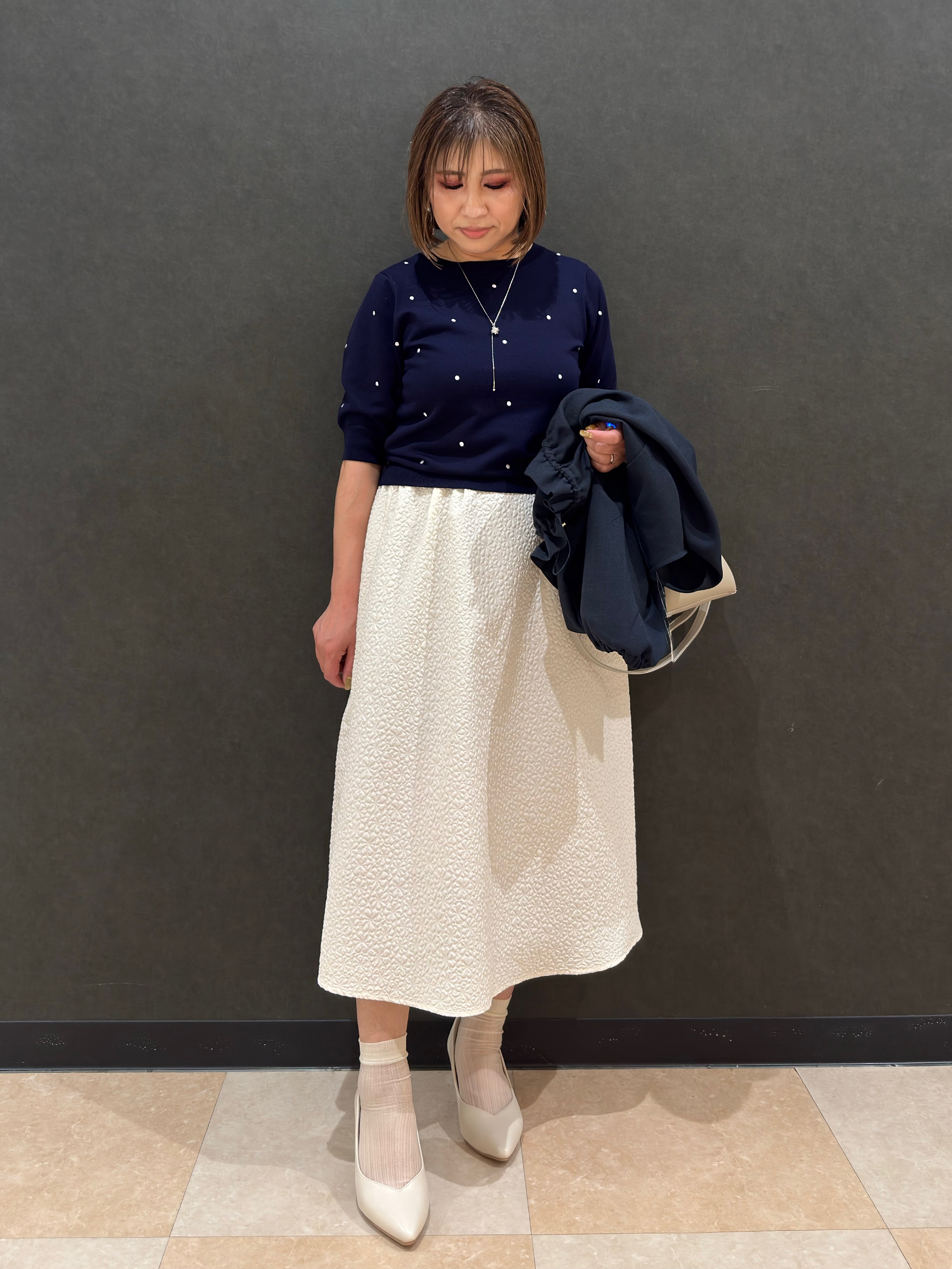 Megさんの「SHOO･LA･RUE｜【S-LL/二の腕カバー】品よく隠せる ドット刺繍5分袖ニット」を使ったコーディネート