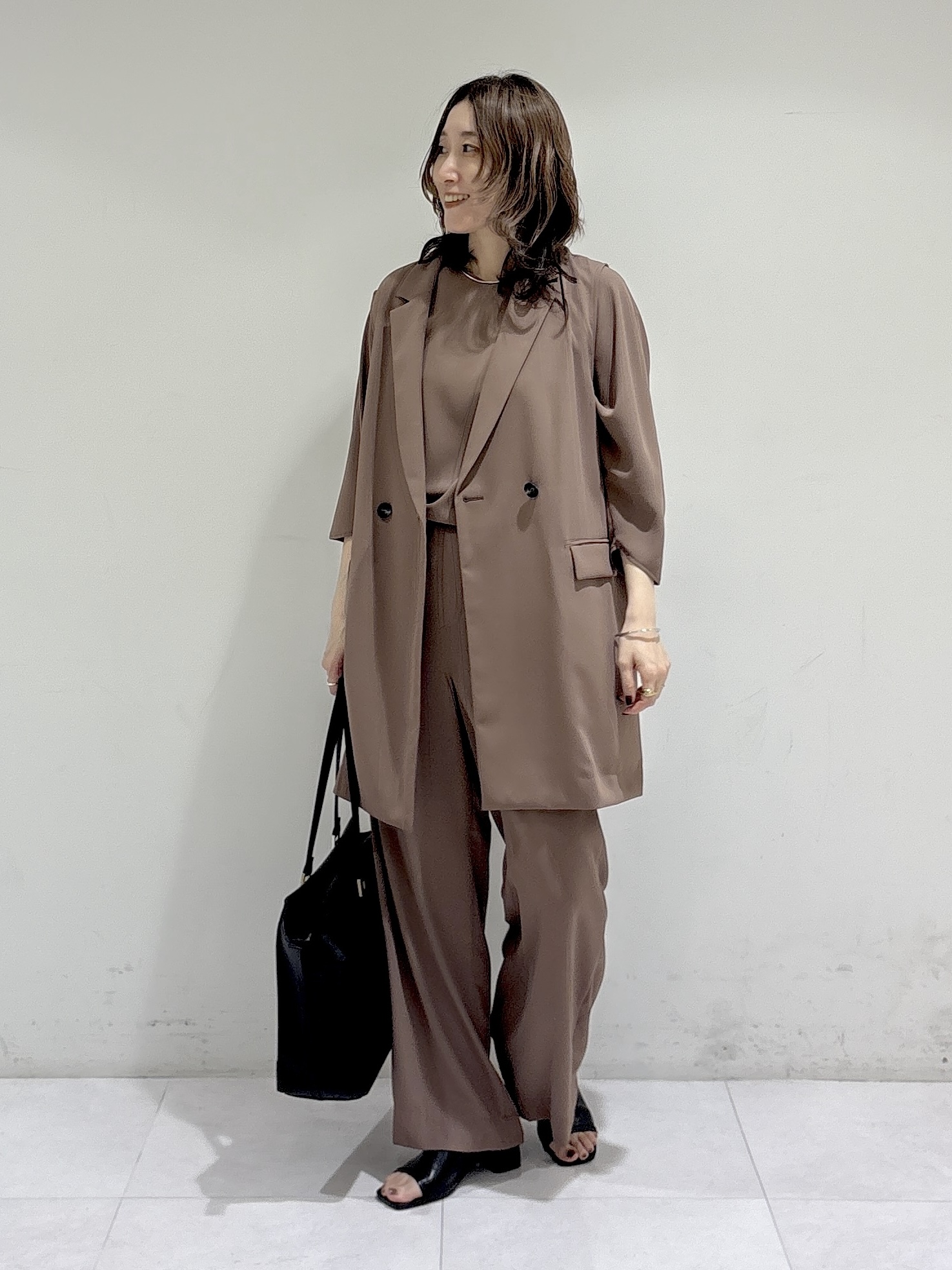 kotakiさんの「INDIVI｜【接触冷感／透湿／着る日傘】颯爽ジレジャケット」を使ったコーディネート