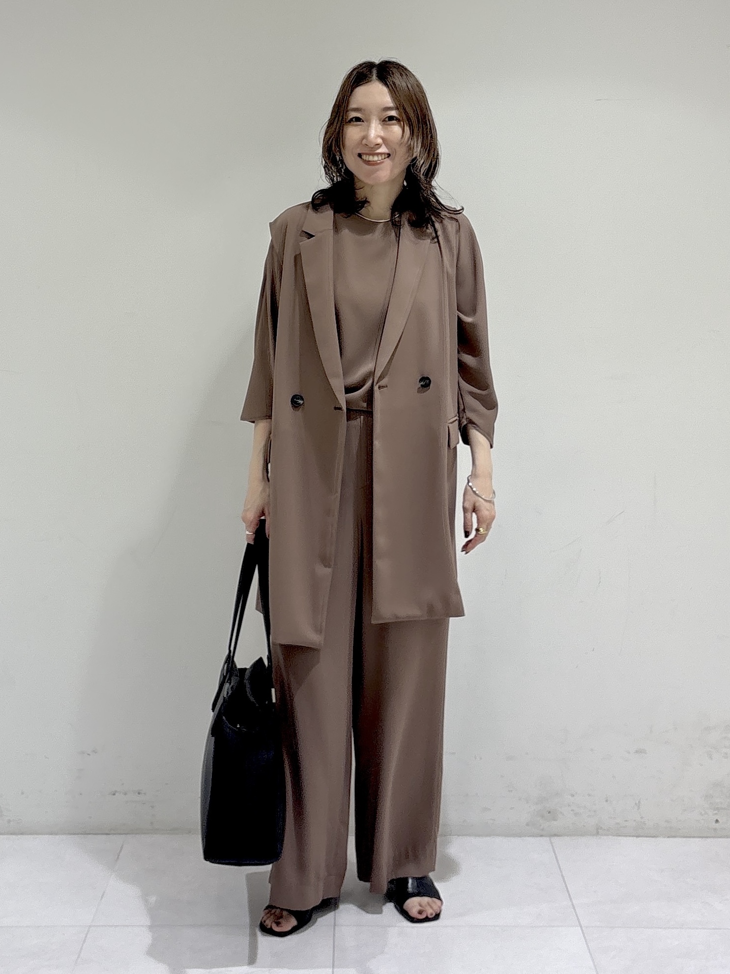kotakiさんの「INDIVI｜【接触冷感／透湿／着る日傘】颯爽ジレジャケット」を使ったコーディネート