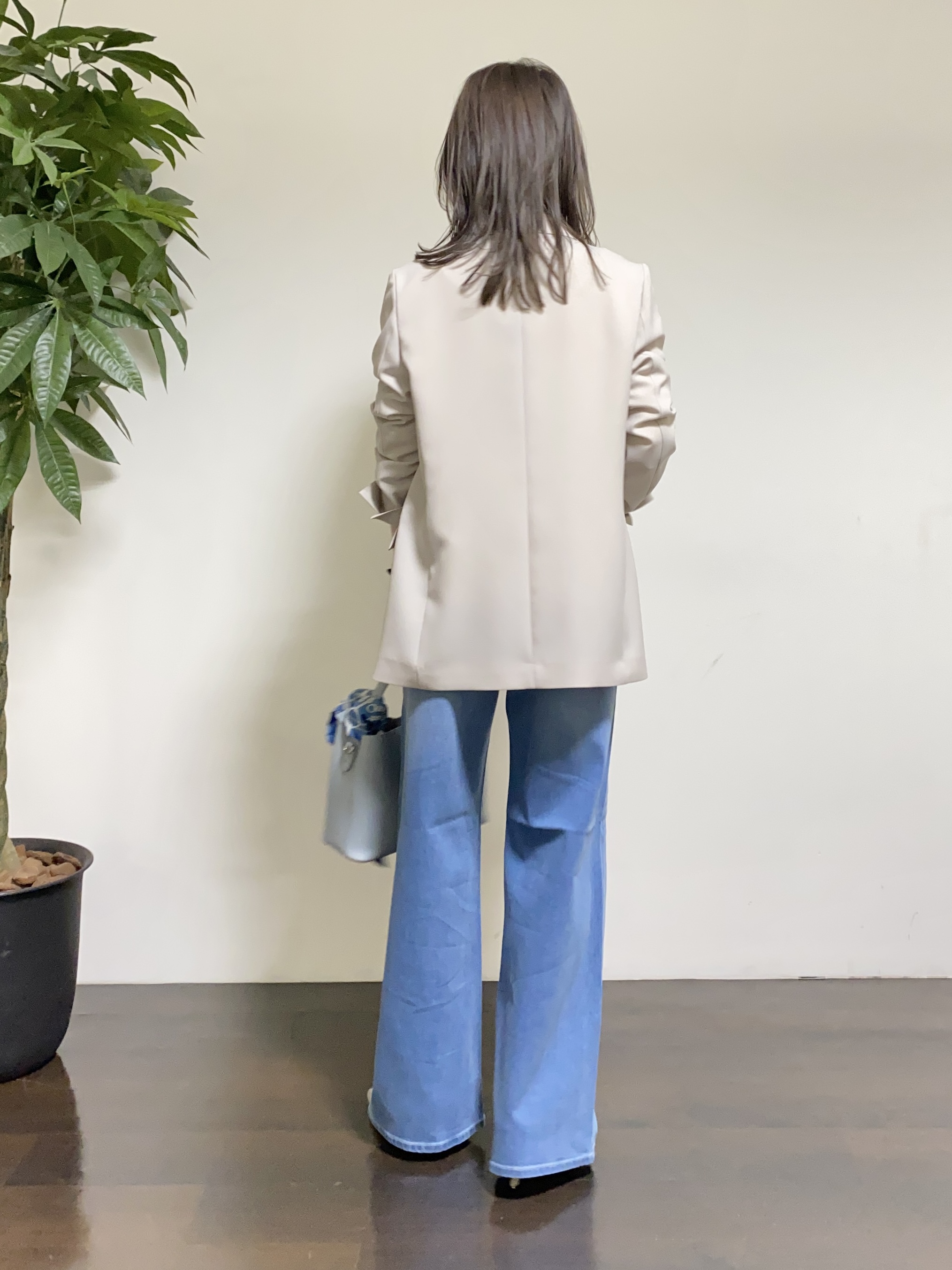tomoさんの「UNTITLED｜【新色追加/セットアップ可】エアリー ダブルブレストジャケット」を使ったコーディネート