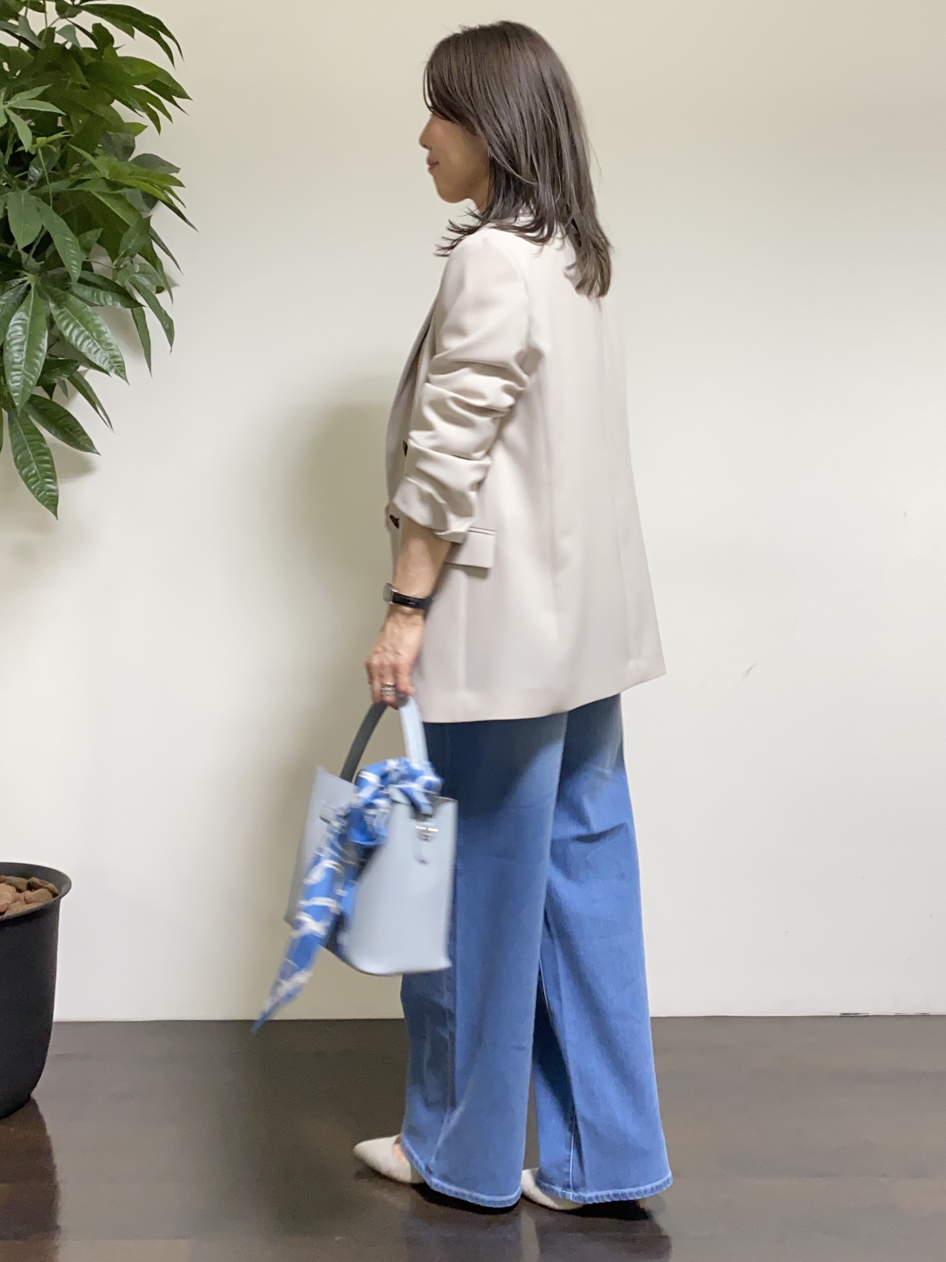 tomoさんの「UNTITLED｜【新色追加/セットアップ可】エアリー ダブルブレストジャケット」を使ったコーディネート