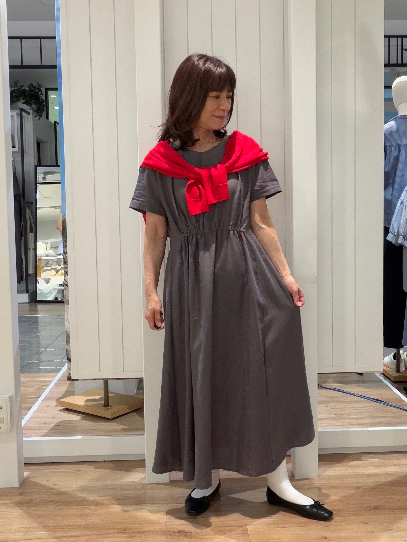 Fujitaさんの「Dessin｜【洗える】ウエストギャザーリネン混ワンピース」を使ったコーディネート