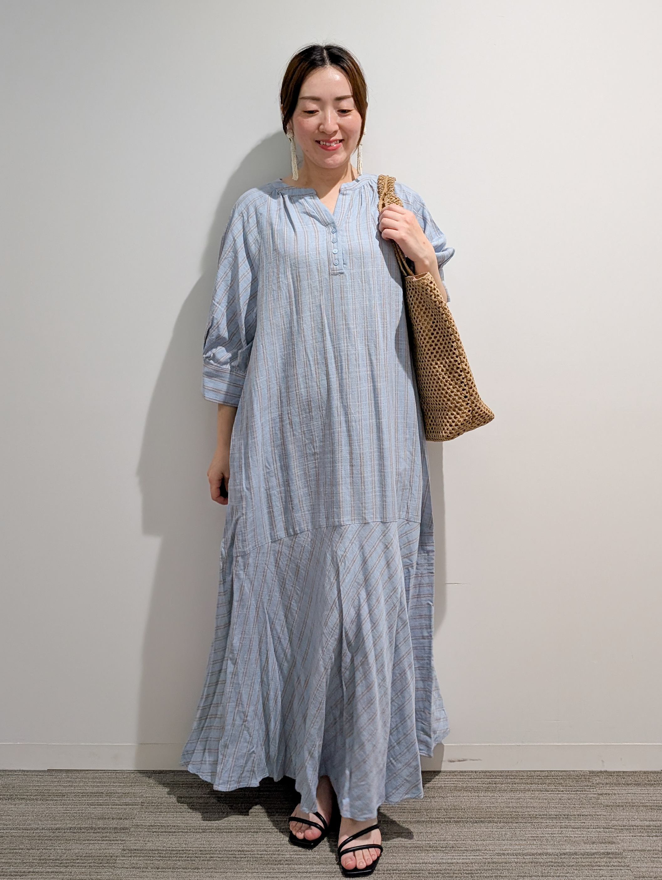mika さんの「OPAQUE.CLIP｜キーネックロングワンピース【洗える】」を使ったコーディネート