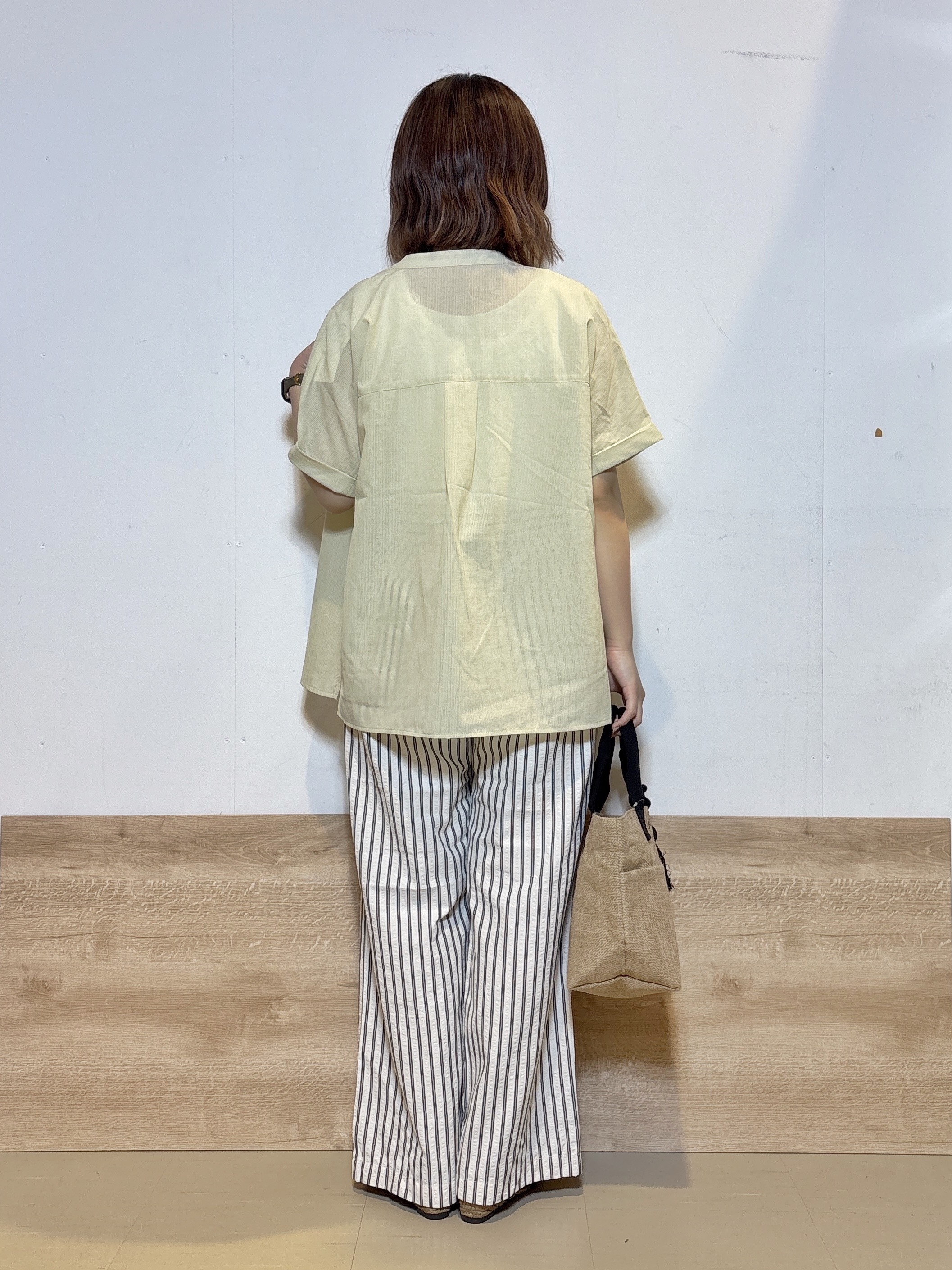 るねさんの「SHOO･LA･RUE｜【通気性〇/UV/S-LL】風が通り抜ける 半袖バンドカラーシアーシャツ」を使ったコーディネート